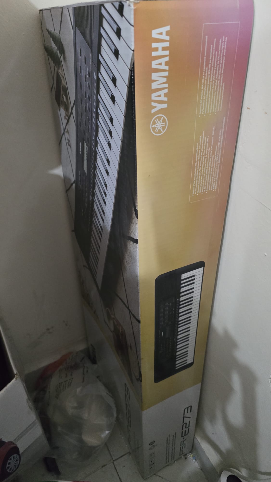 Yamaha Portable Keyboard PSR-E273 - Image 1