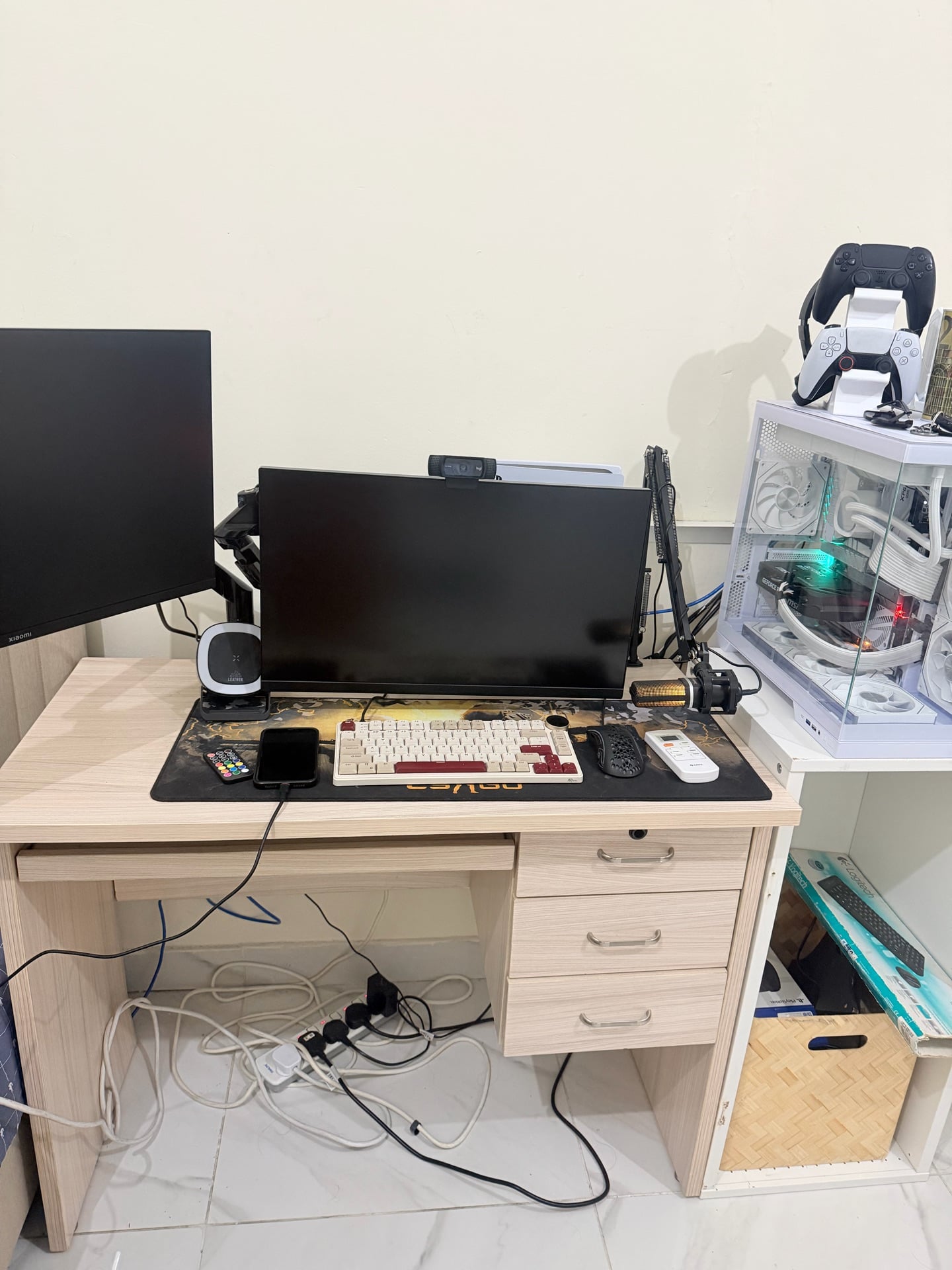 Computer table - Image 2