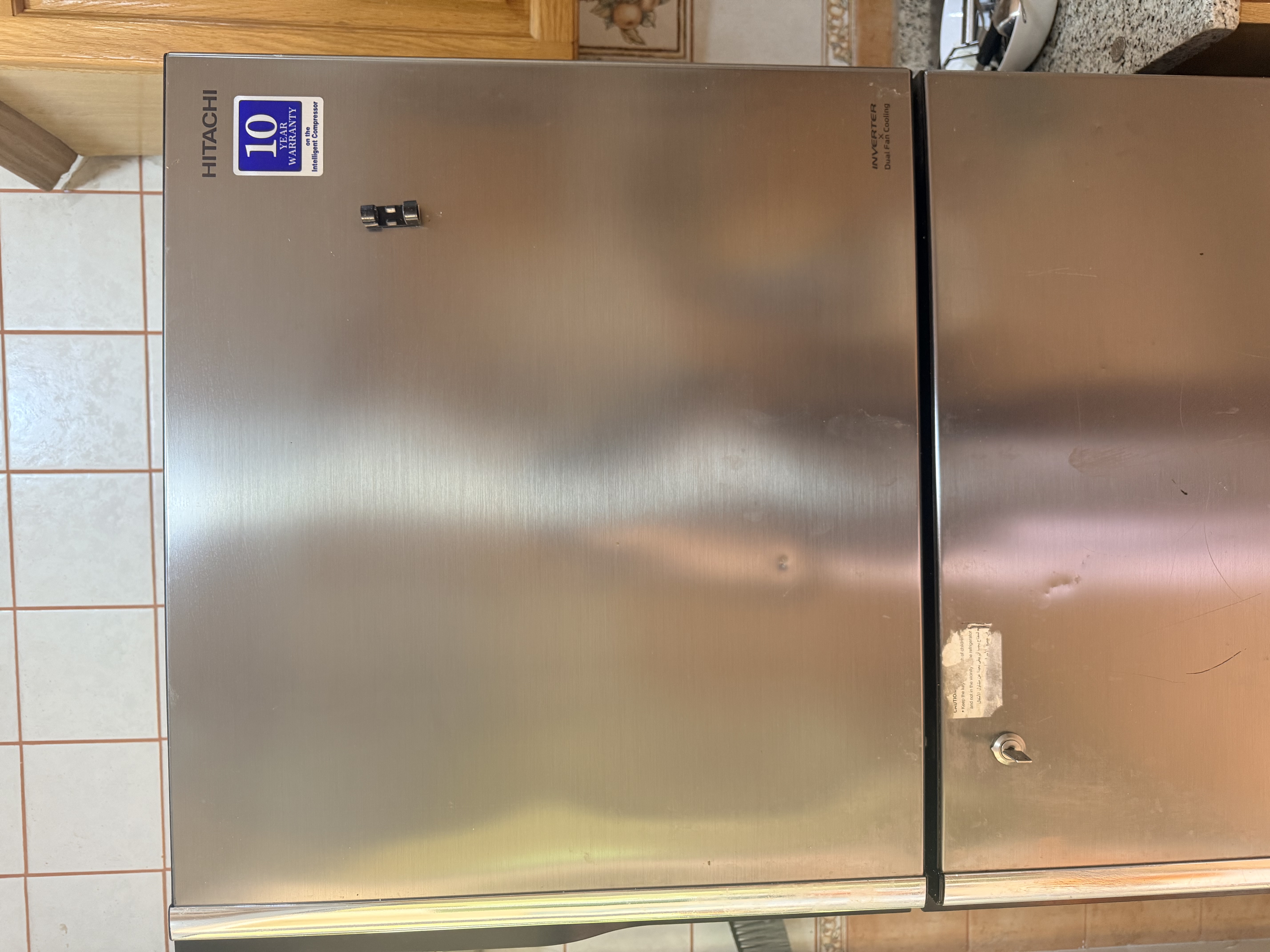 Hitachi refrigerator for urgent sale - Image 4