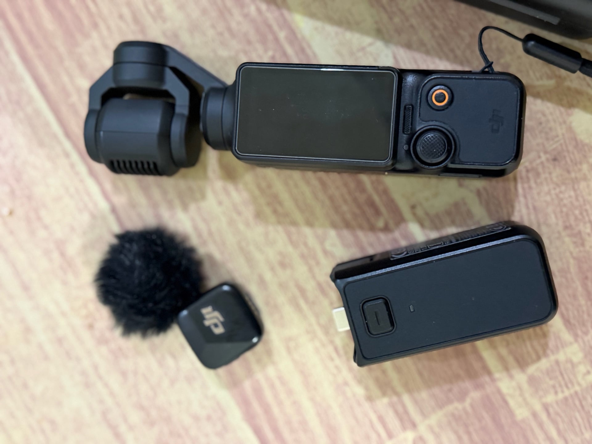 🔥 DJI Osmo Pocket 3 Creator Combo – Full Set | Excellent Condition 🔥 - Image 2