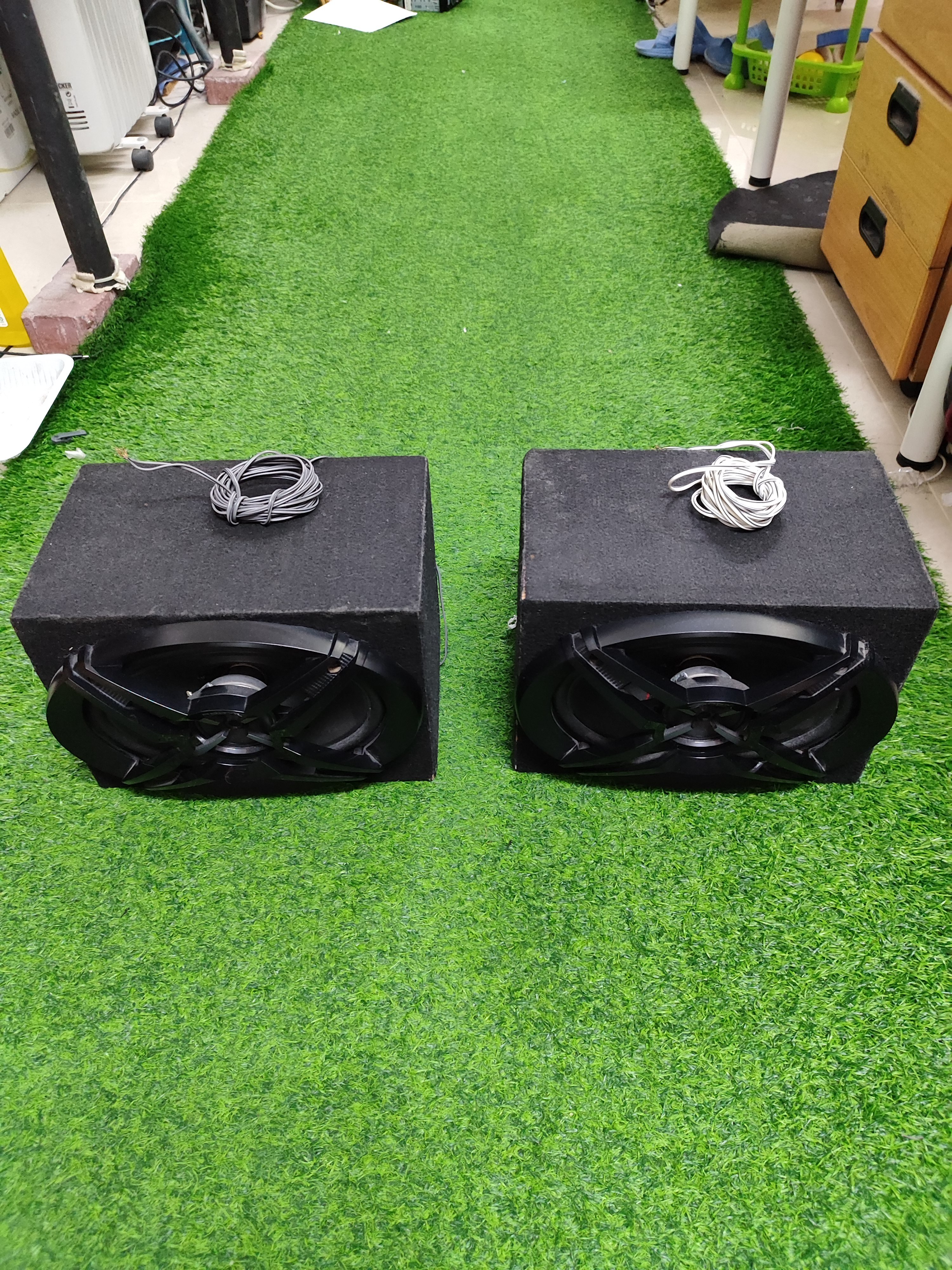 Sony 9x6inch speakers with boxes for sale in very good condition. - Image 2