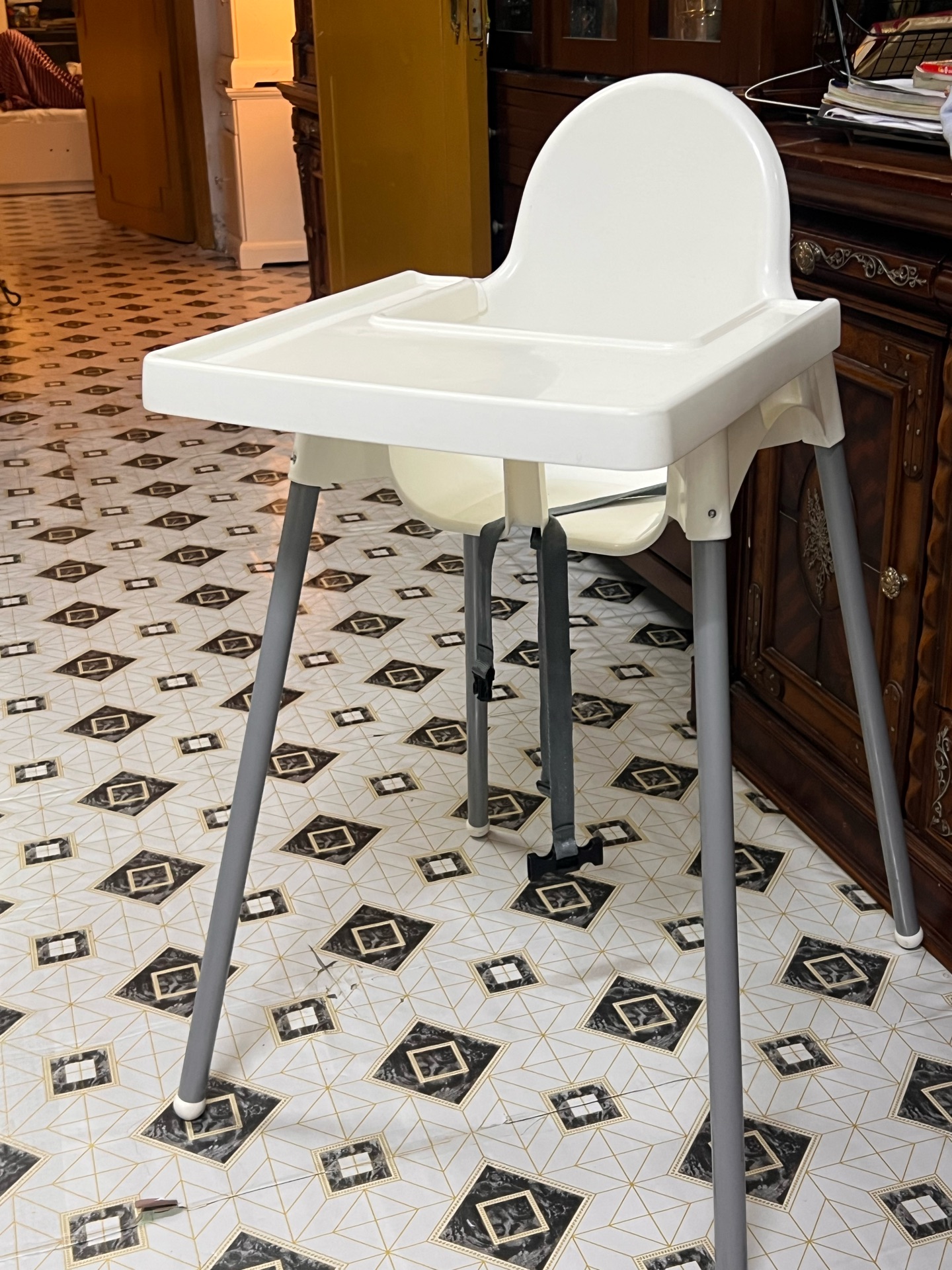 Baby food table and potty training chair  - Image 9