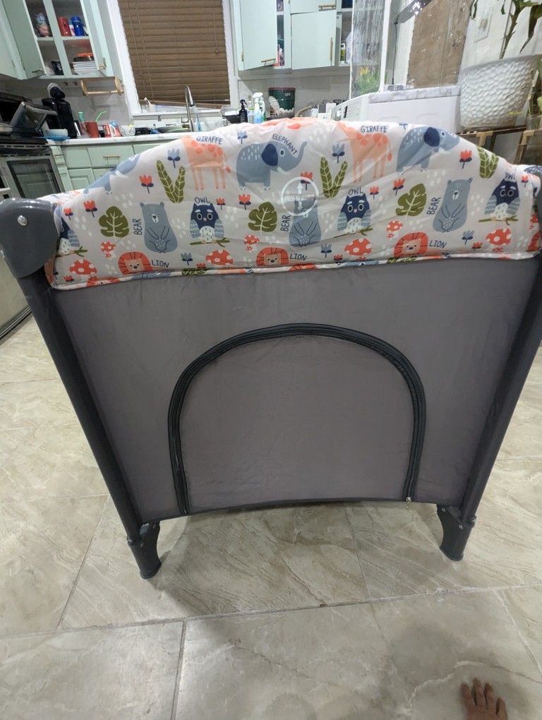 Foldable Baby Playard Crib for SALE! - Image 3