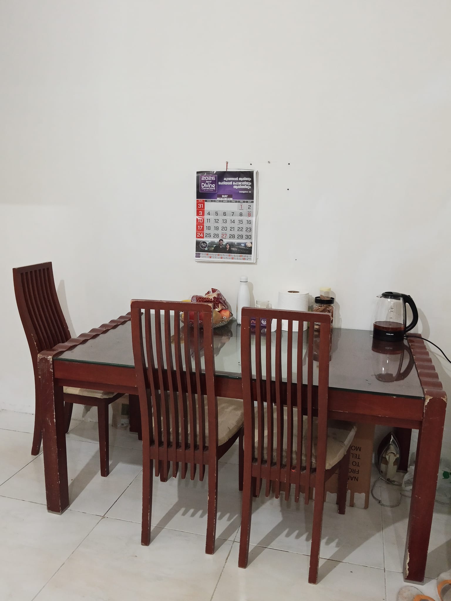 DINNING TABLE WITH CHAIRS - Image 1
