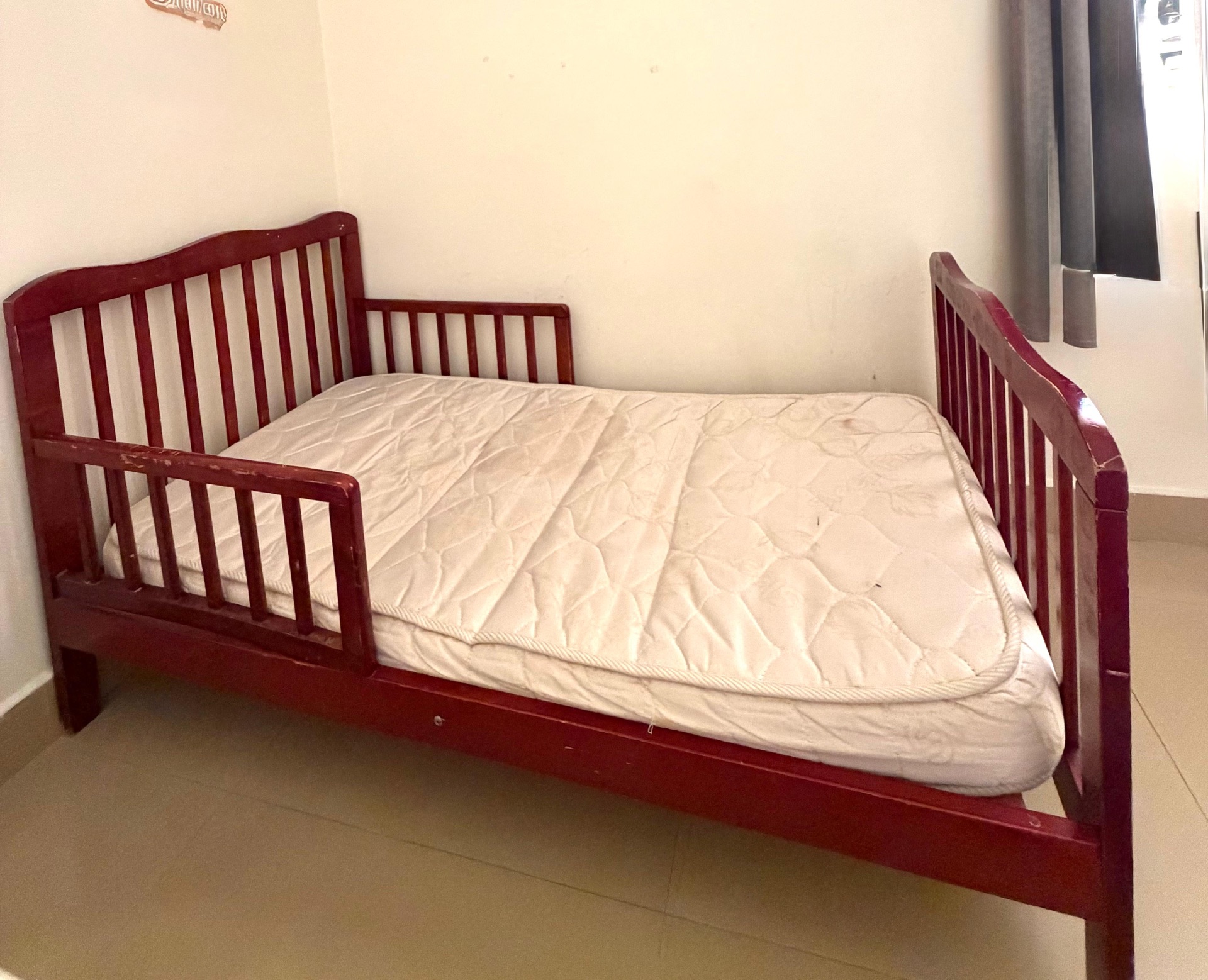 Toddler bed - Image 1