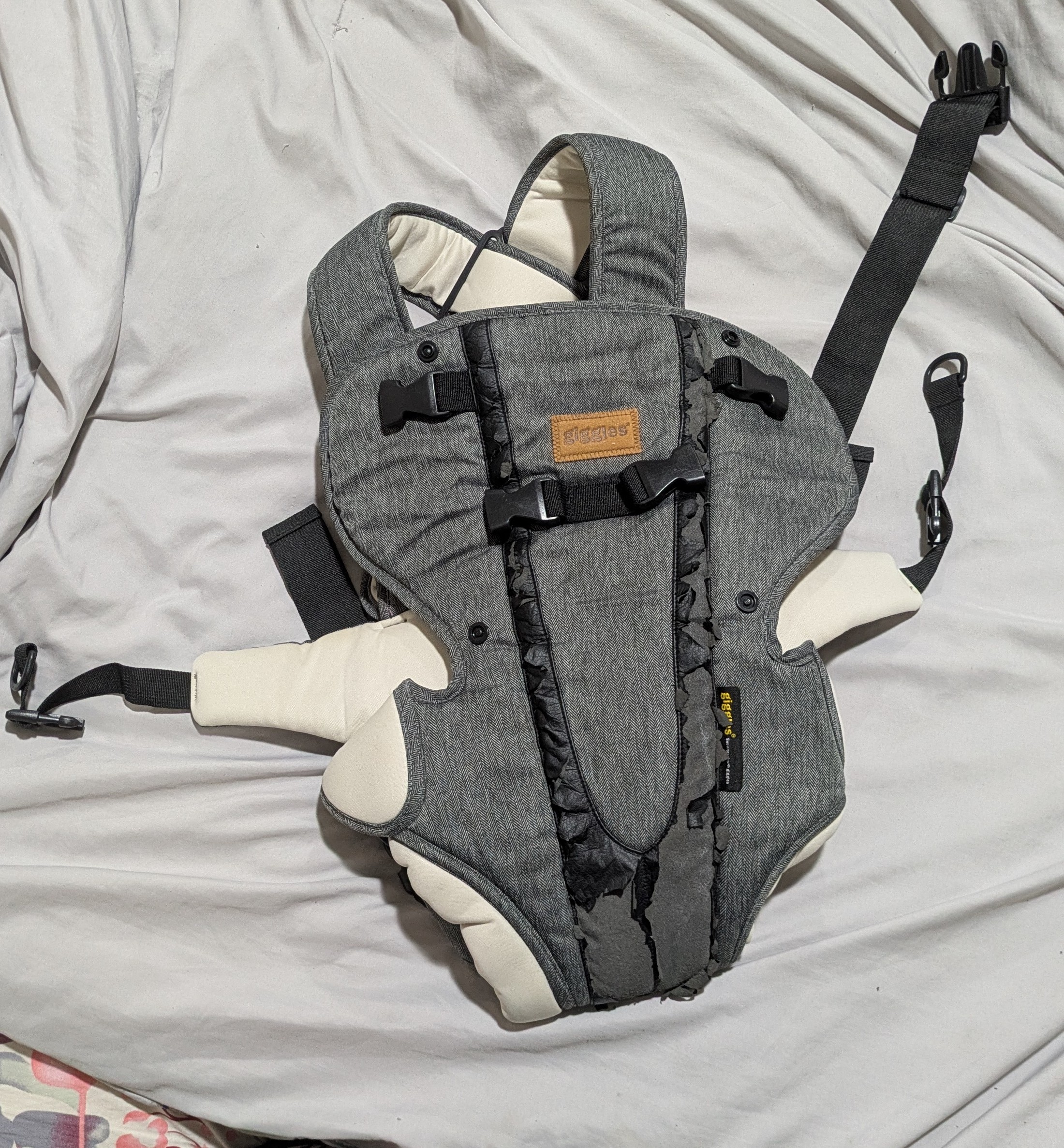 Rarely used baby carrier for sale - Image 2