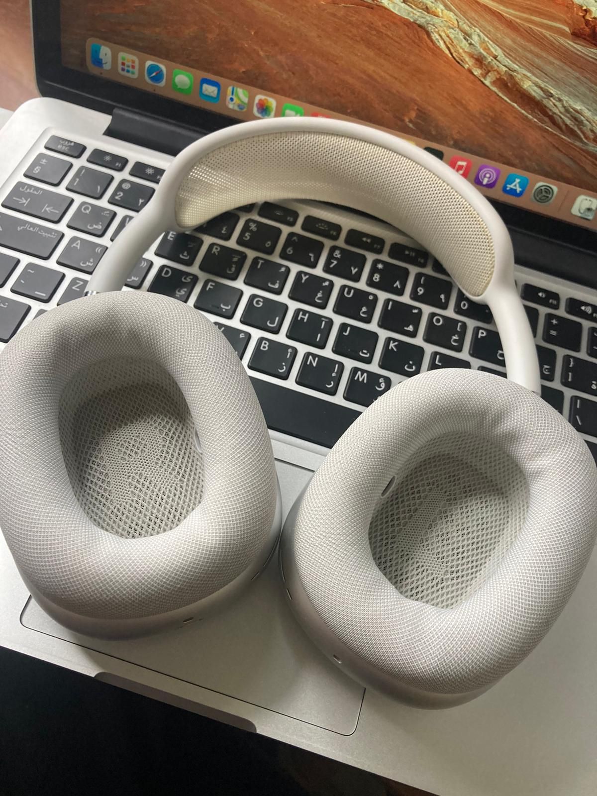 Airpods max - Image 1