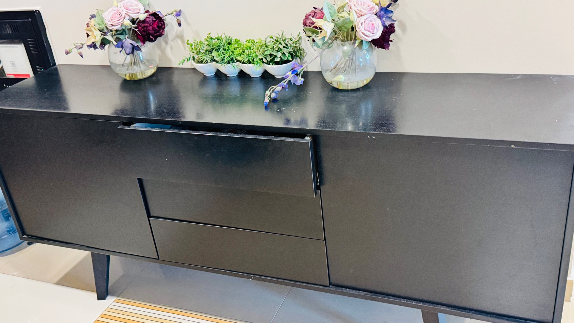 Copenhagen dresser for entry or in for dining room  - Image 6