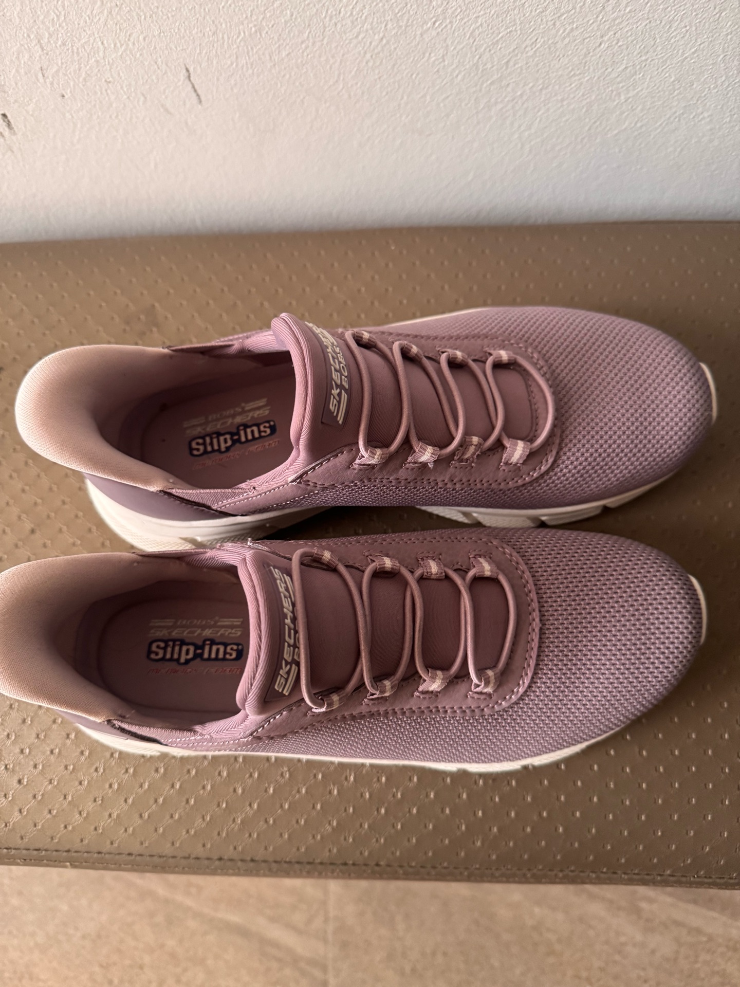 Sketchers slip on - Image 3
