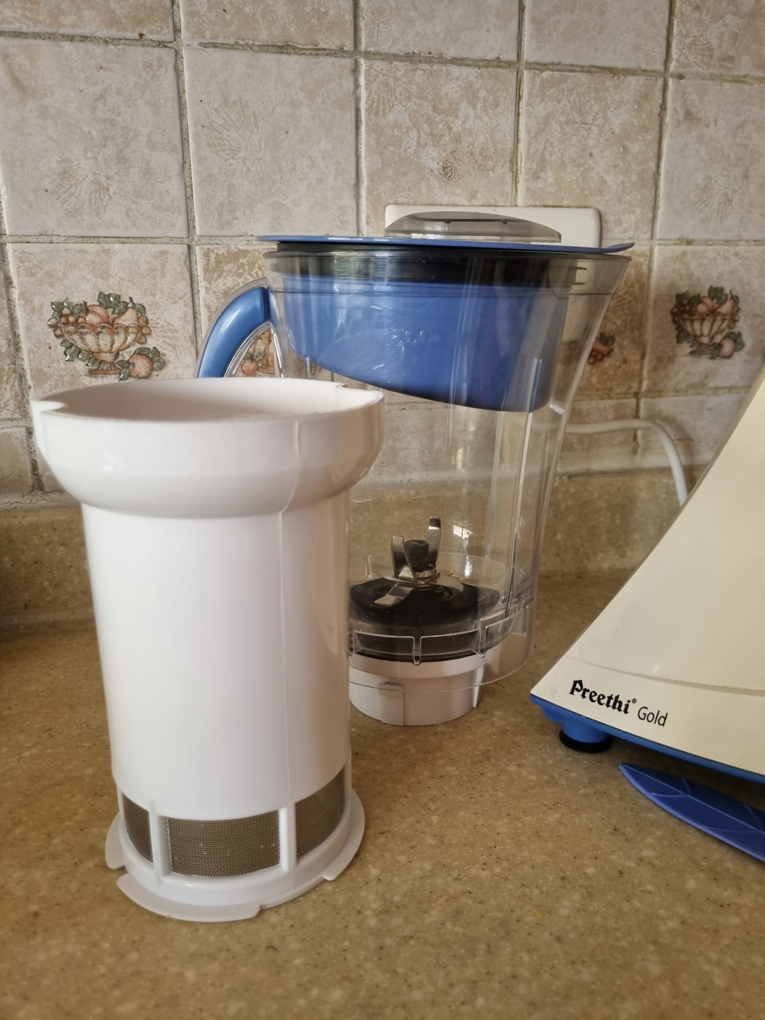 Preethi Gold Mixer Grinder 3 Jars with Juicer– Very Good Condition - Image 7