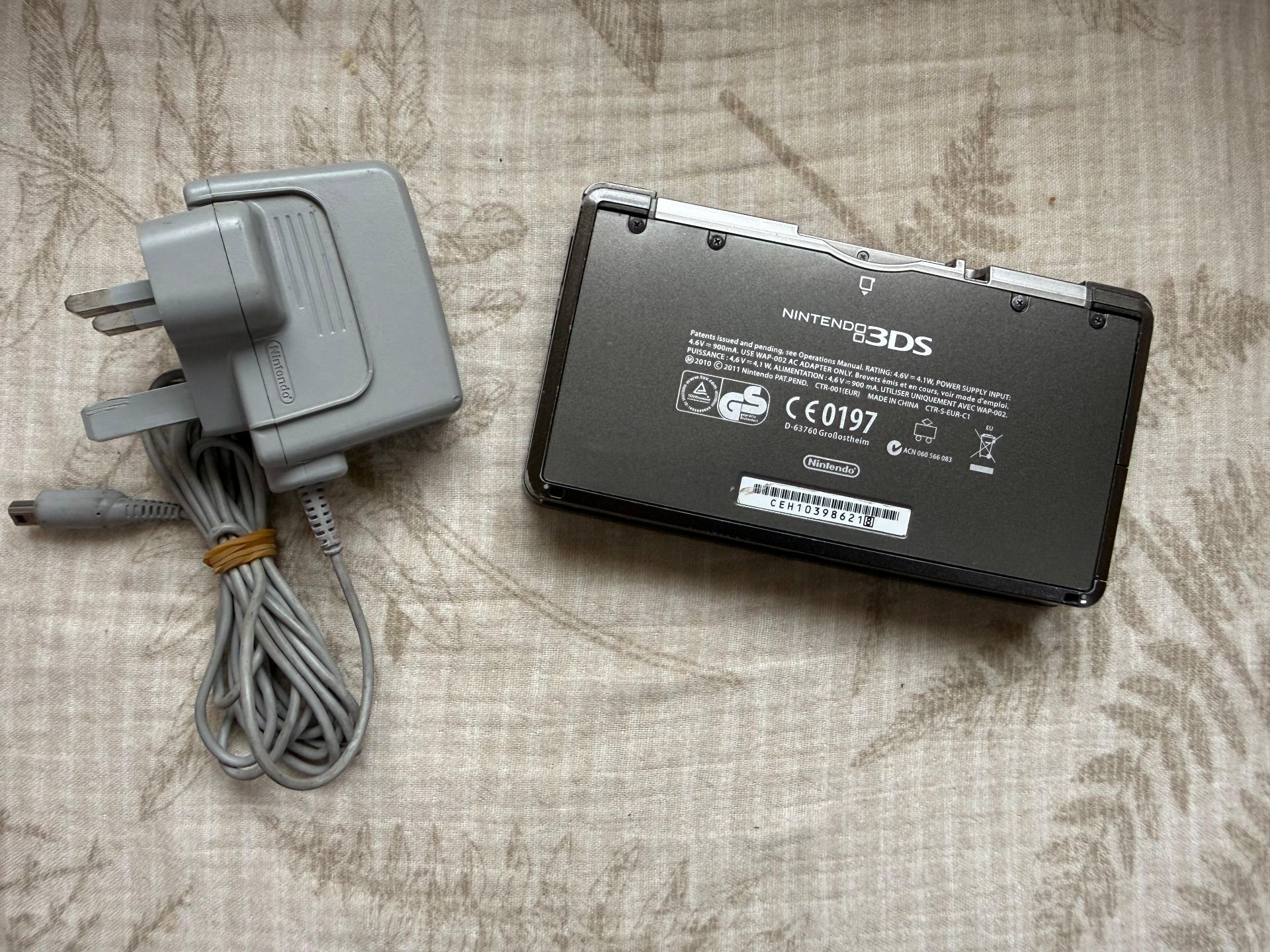 Nintendo 3ds with 35 games - Image 2