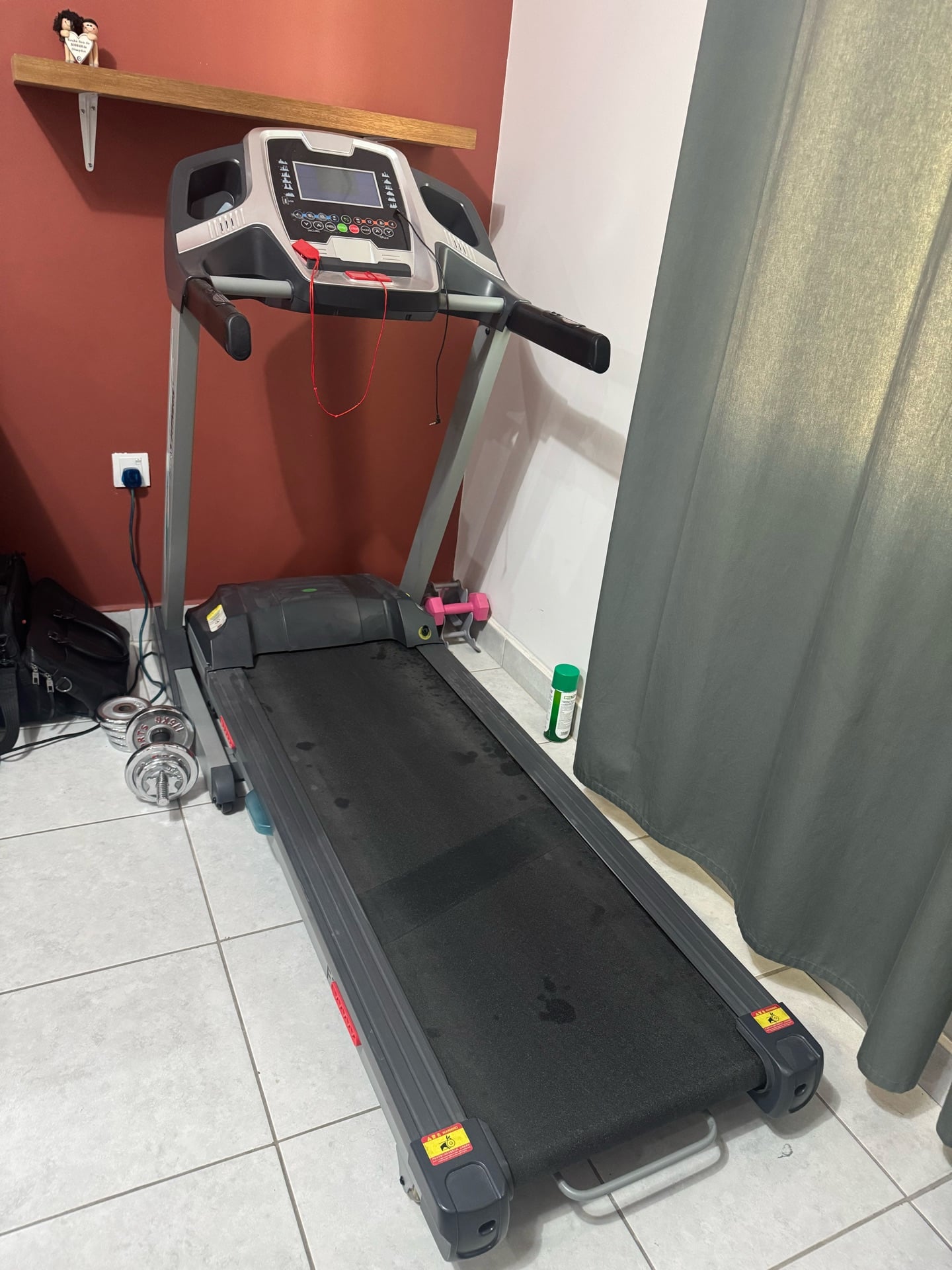 جهاز المشي الكهربائي القابل للطي Euro Fitness F35A بحالة ممتازة - Image 7