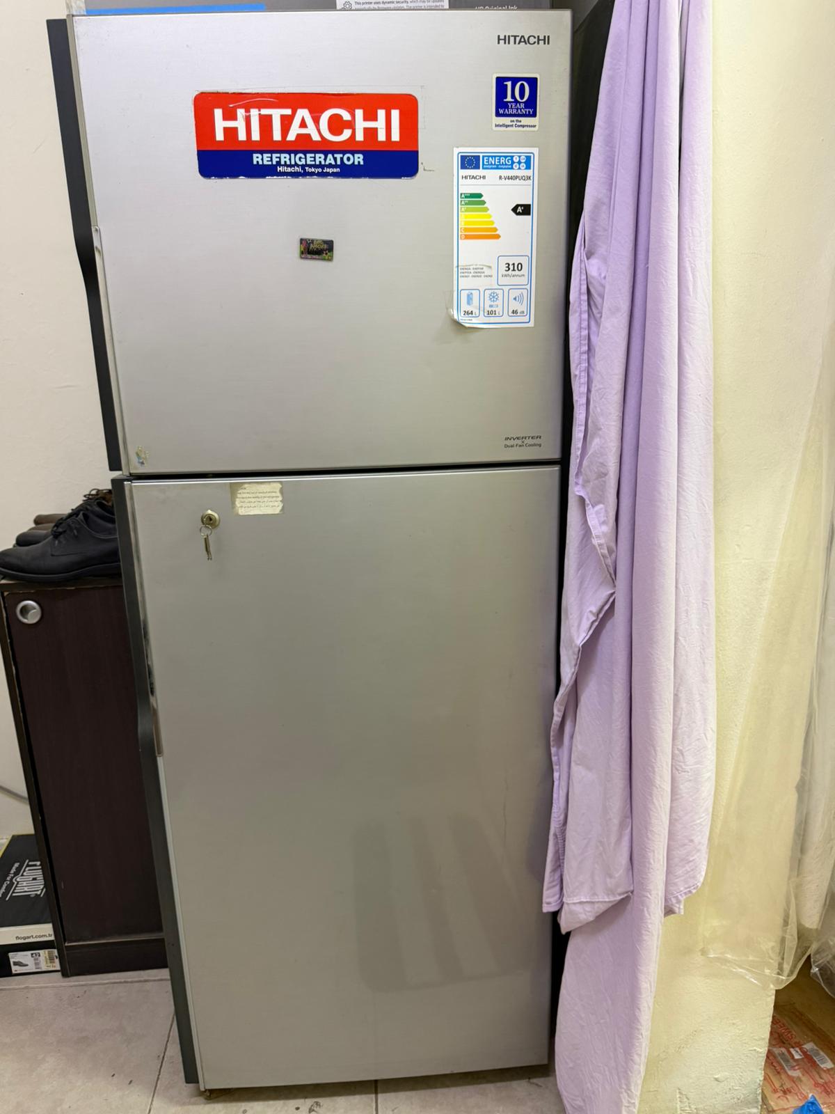 Hitachi 264 litres Refrigerator in Great Condition for Sale - Image 3
