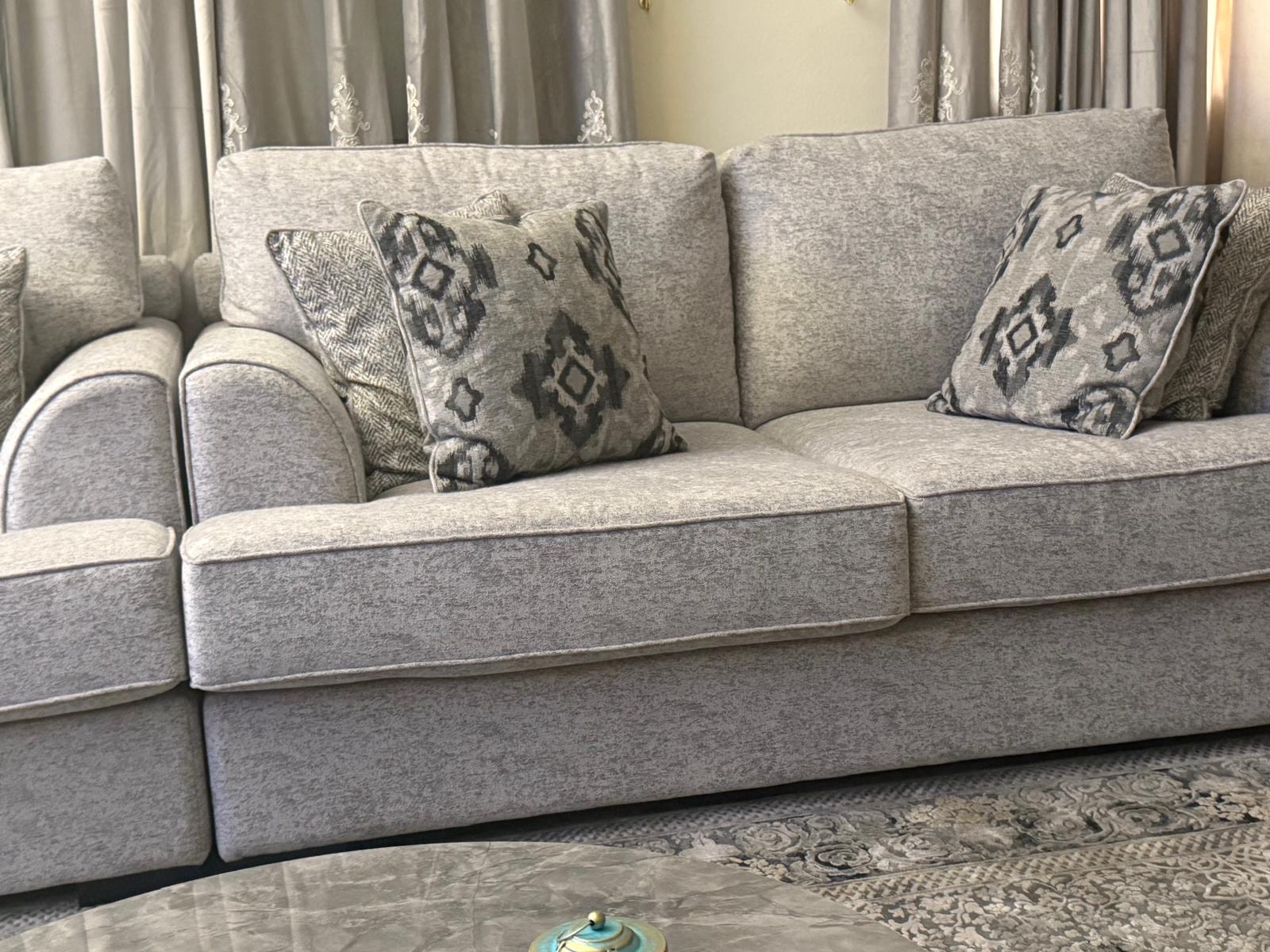 7 seater Sofa Set with coffee table - Image 4