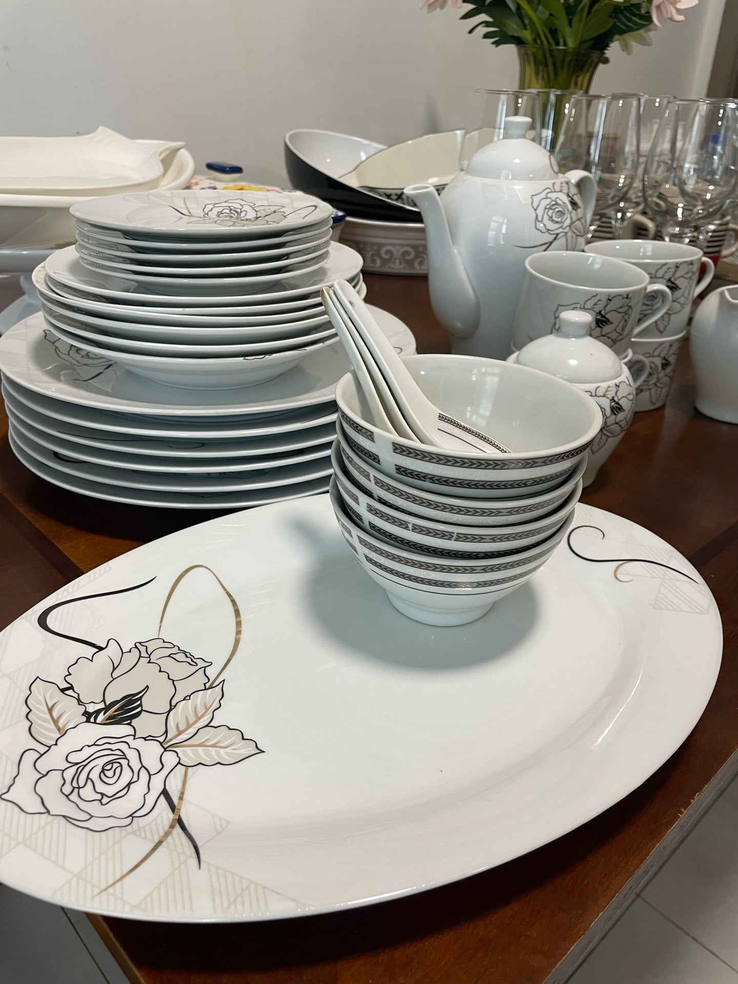 URGENT MOVING SALE OF CROCKERIES - Image 9