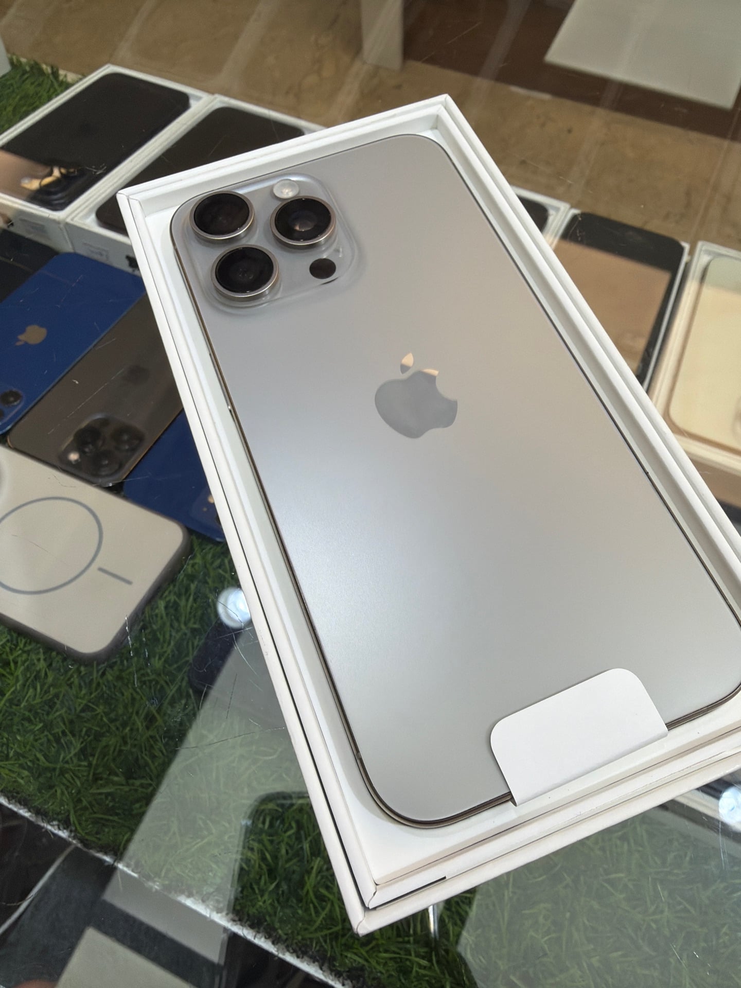 IPhome 15 Pro Max 512Gb - Image 3