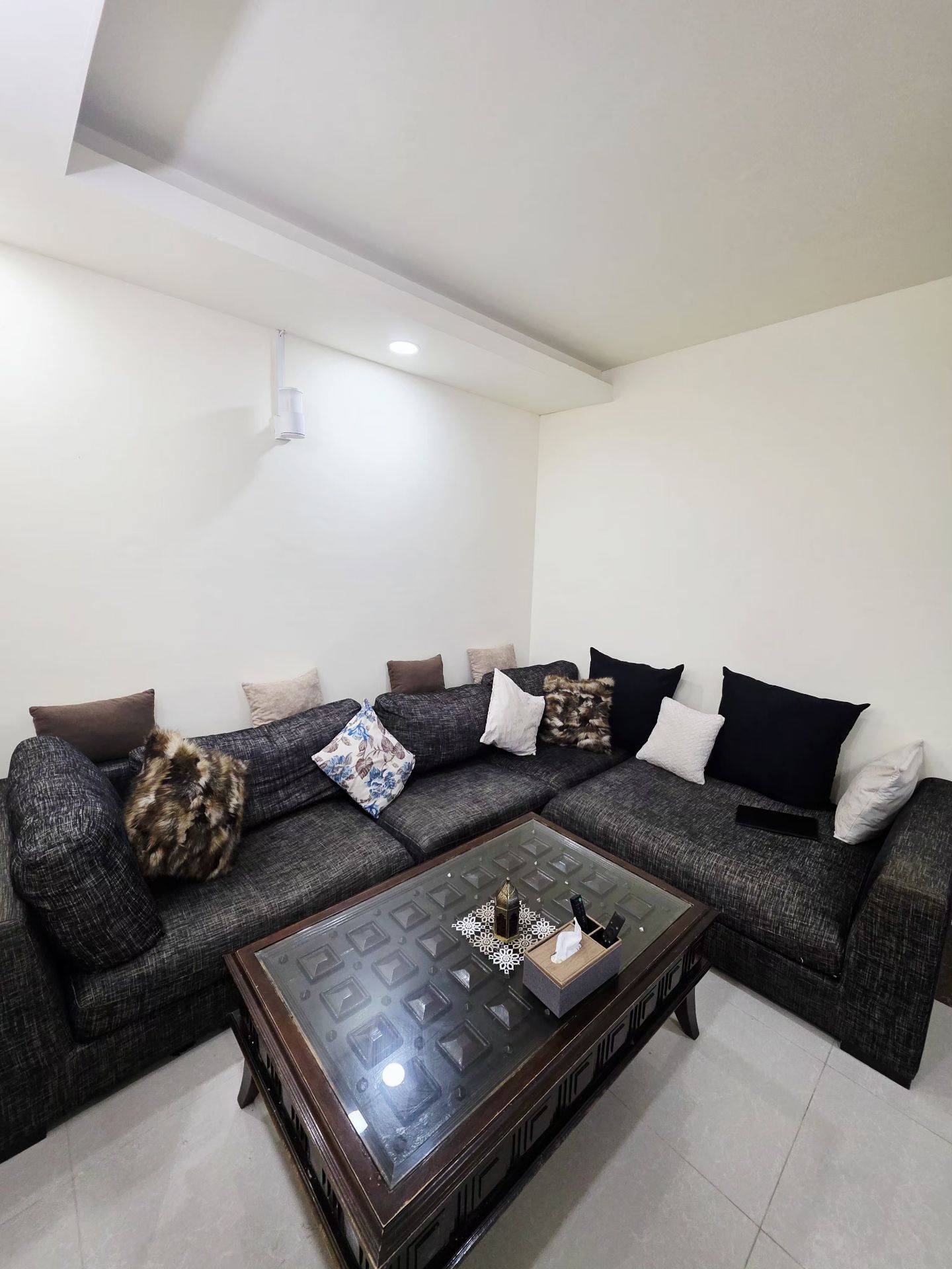 L sofa  - Image 4