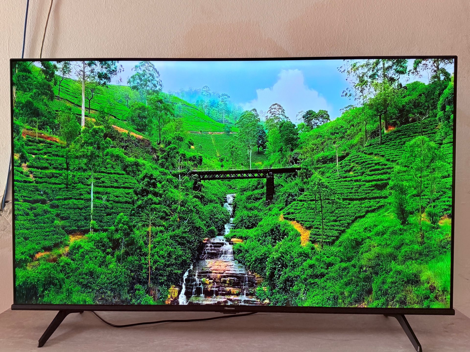Hisense TV 55 Inch UHD 4K Smart  - Image 3