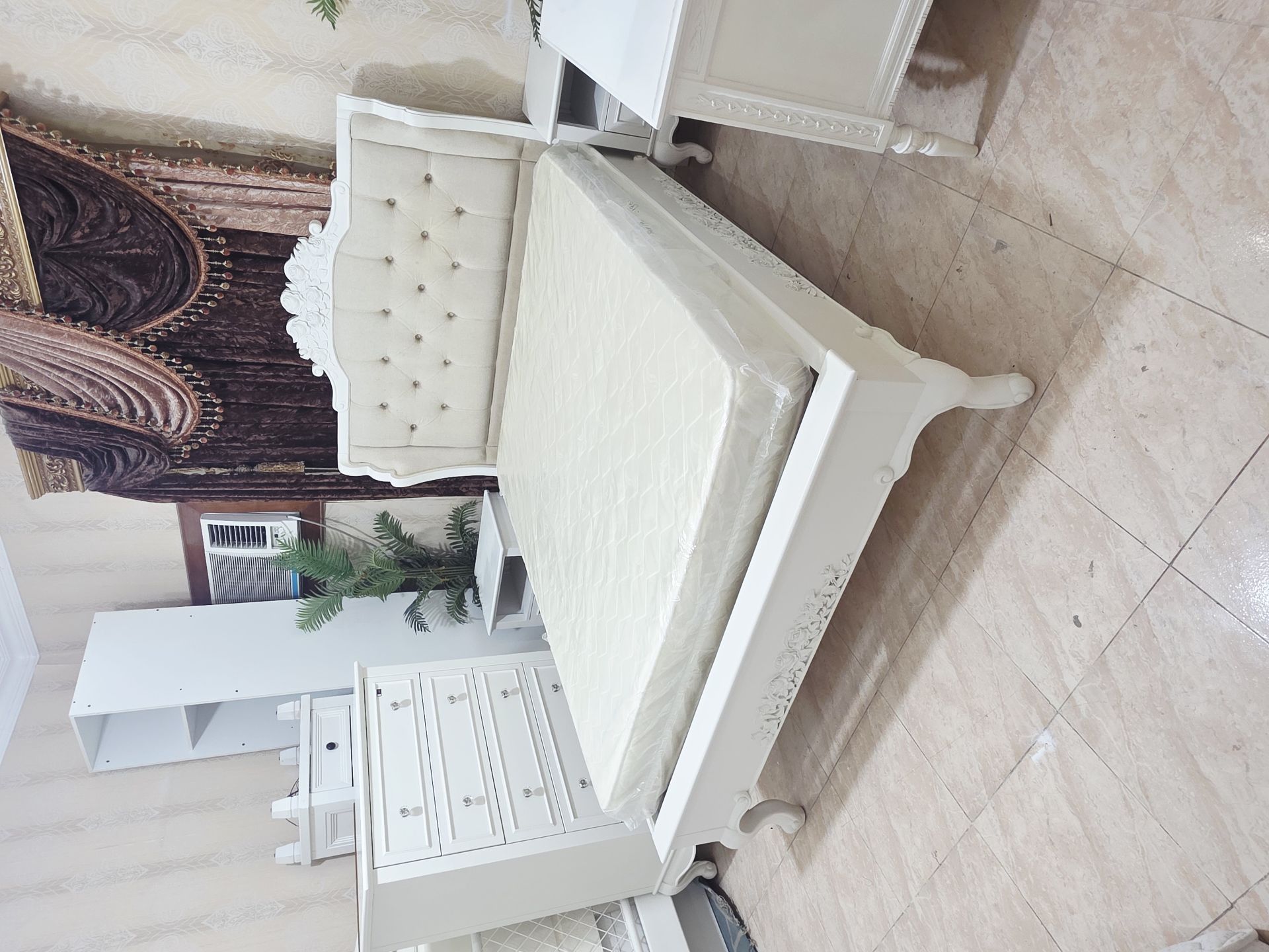 Queen size bed.. 150+200 cm - Image 1