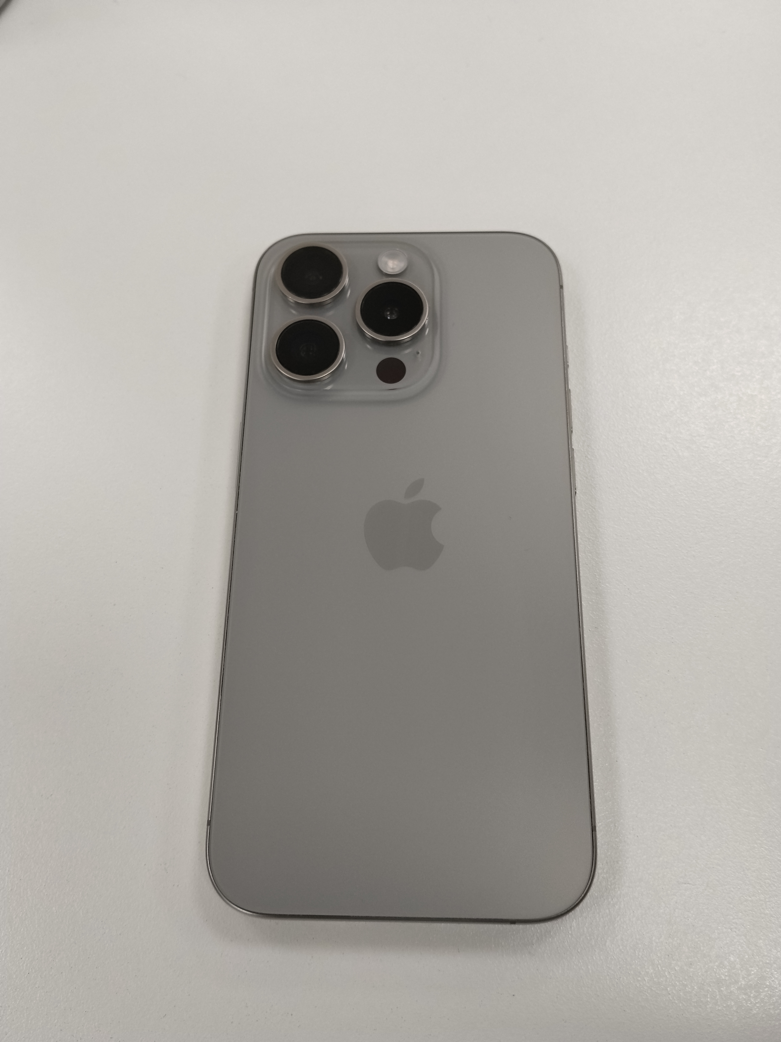 Iphone 15 pro 256 GB - Image 1