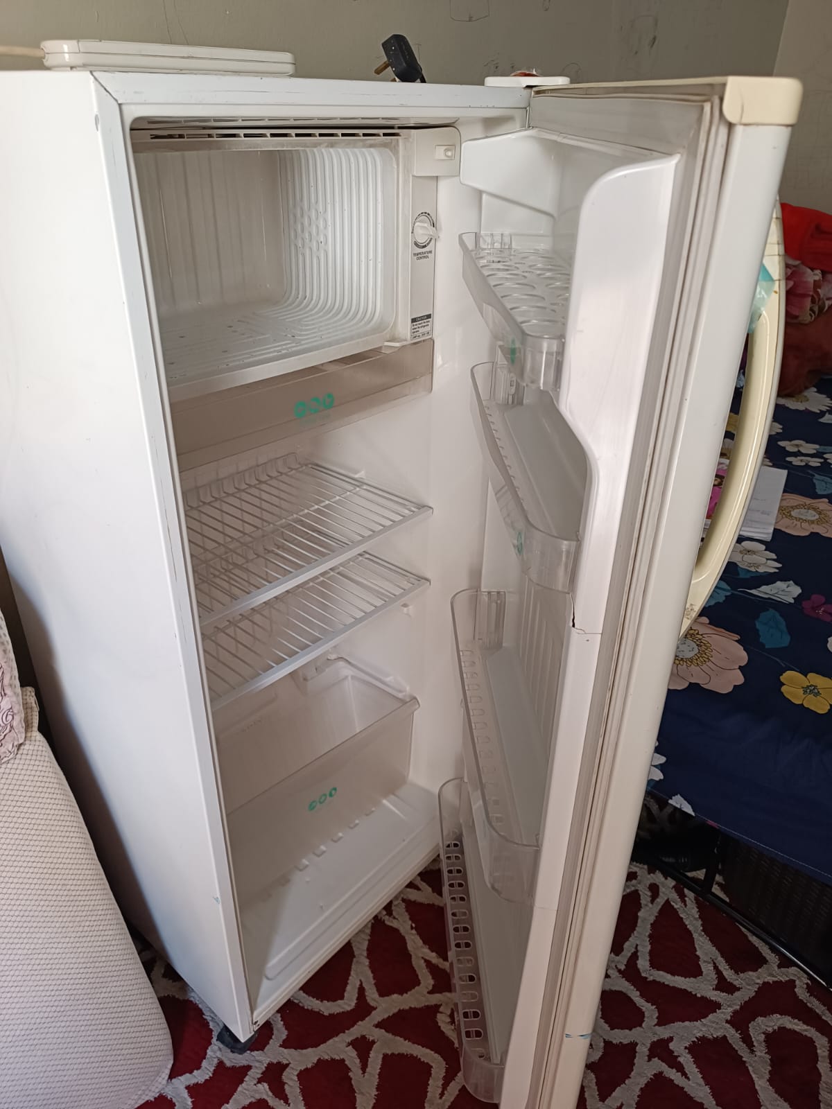single door refrigerator  - Image 3