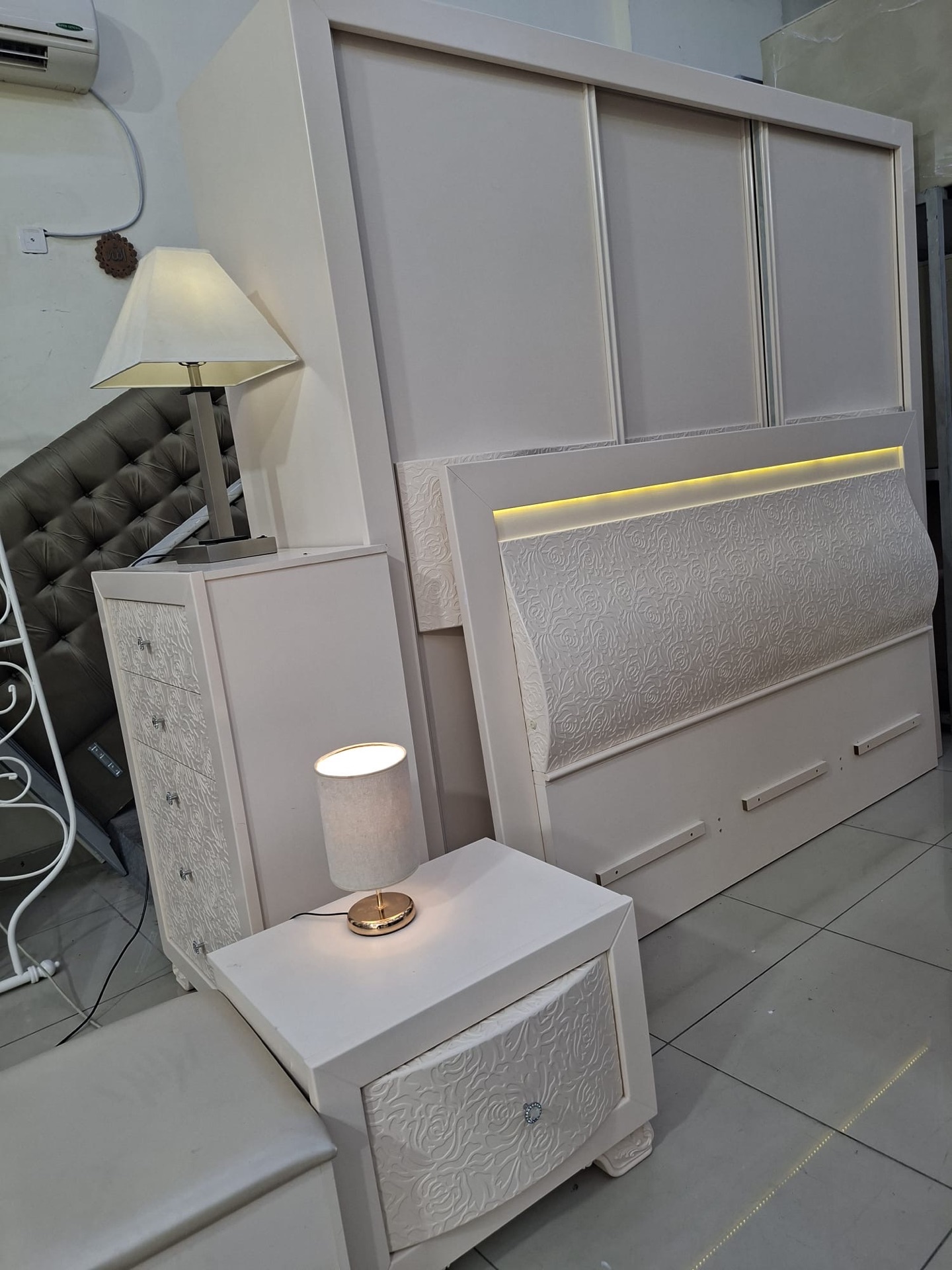 bedroom sett - Image 7