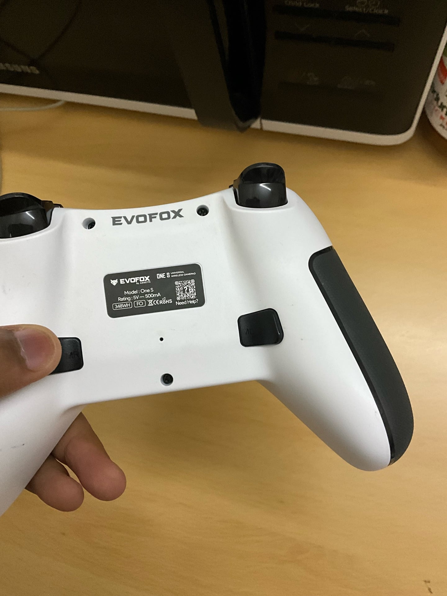 EvoFox One S gaming controller  - Image 4