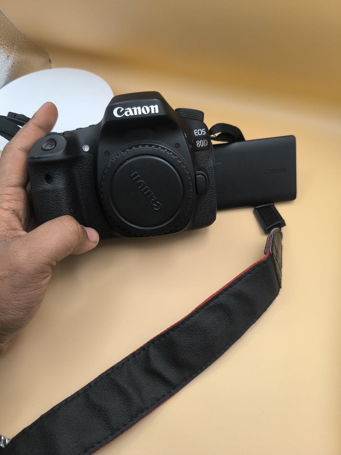 Canon 80 D camera fresh like brand new 2000 fixed - Image 3