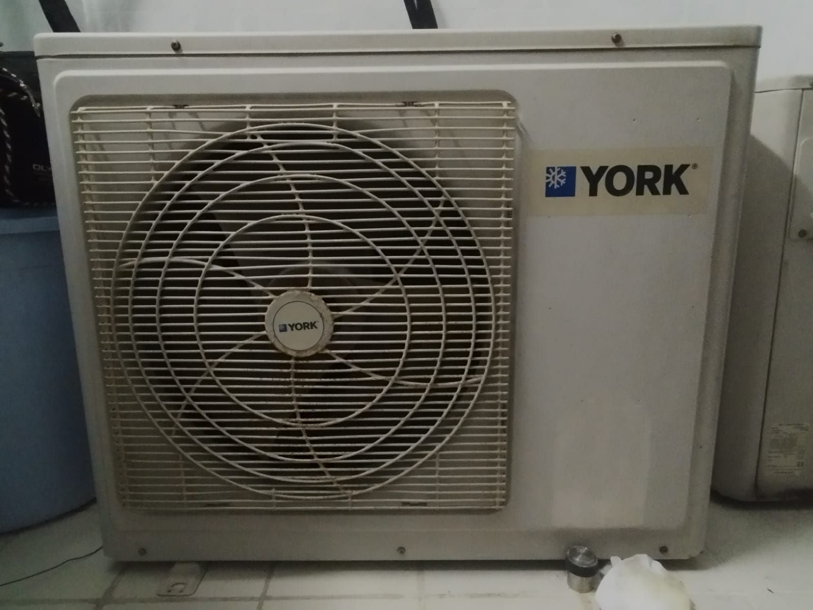 YORK SPLIT AC INDOOR +OUTDOOR  - Image 4