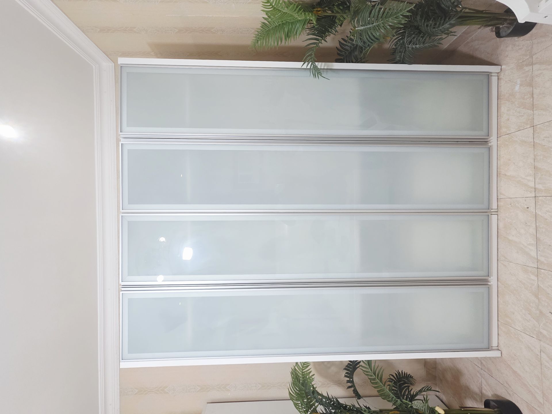  4 Door cabinet  - Image 3