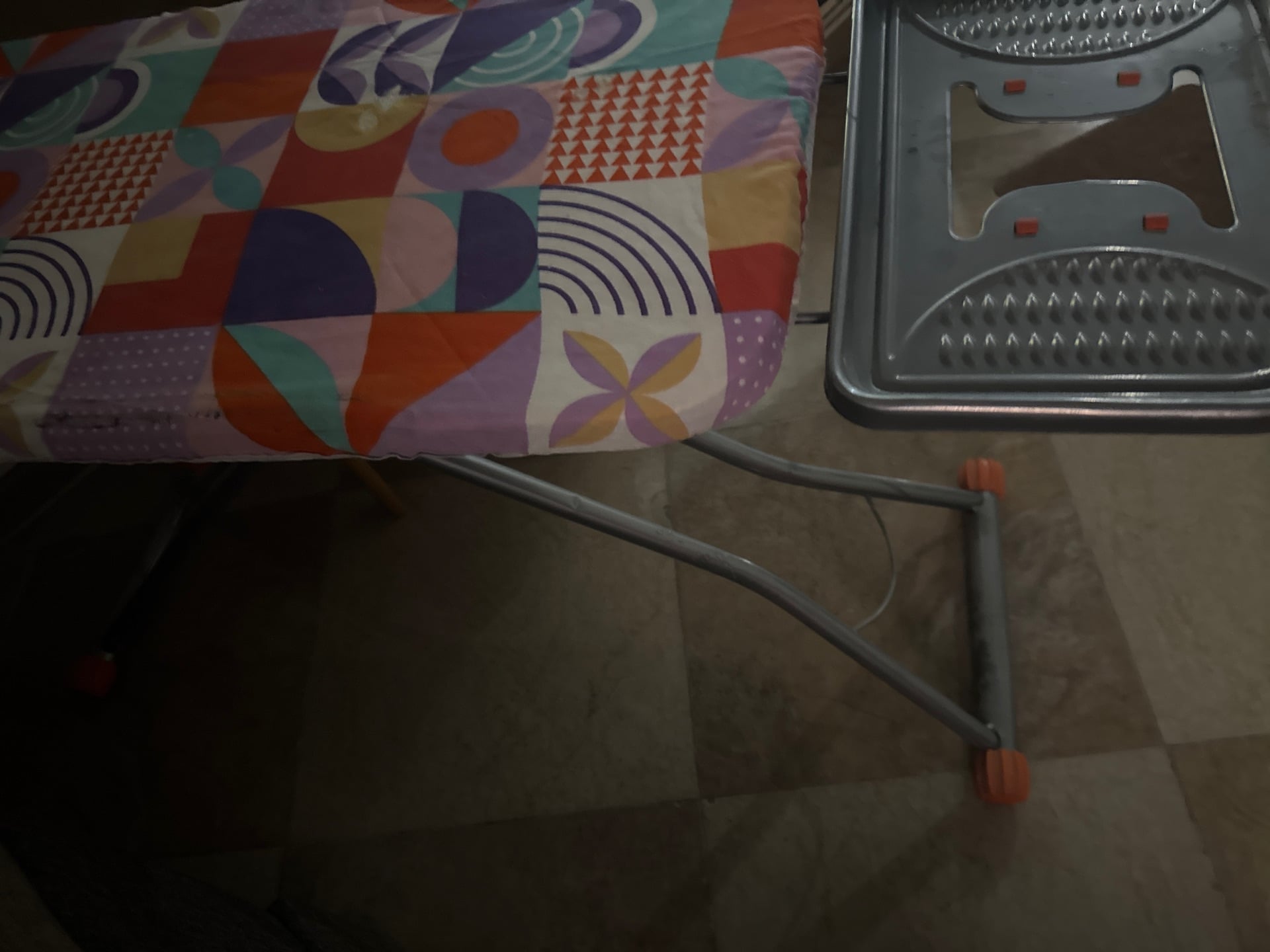 Iron stand  - Image 3