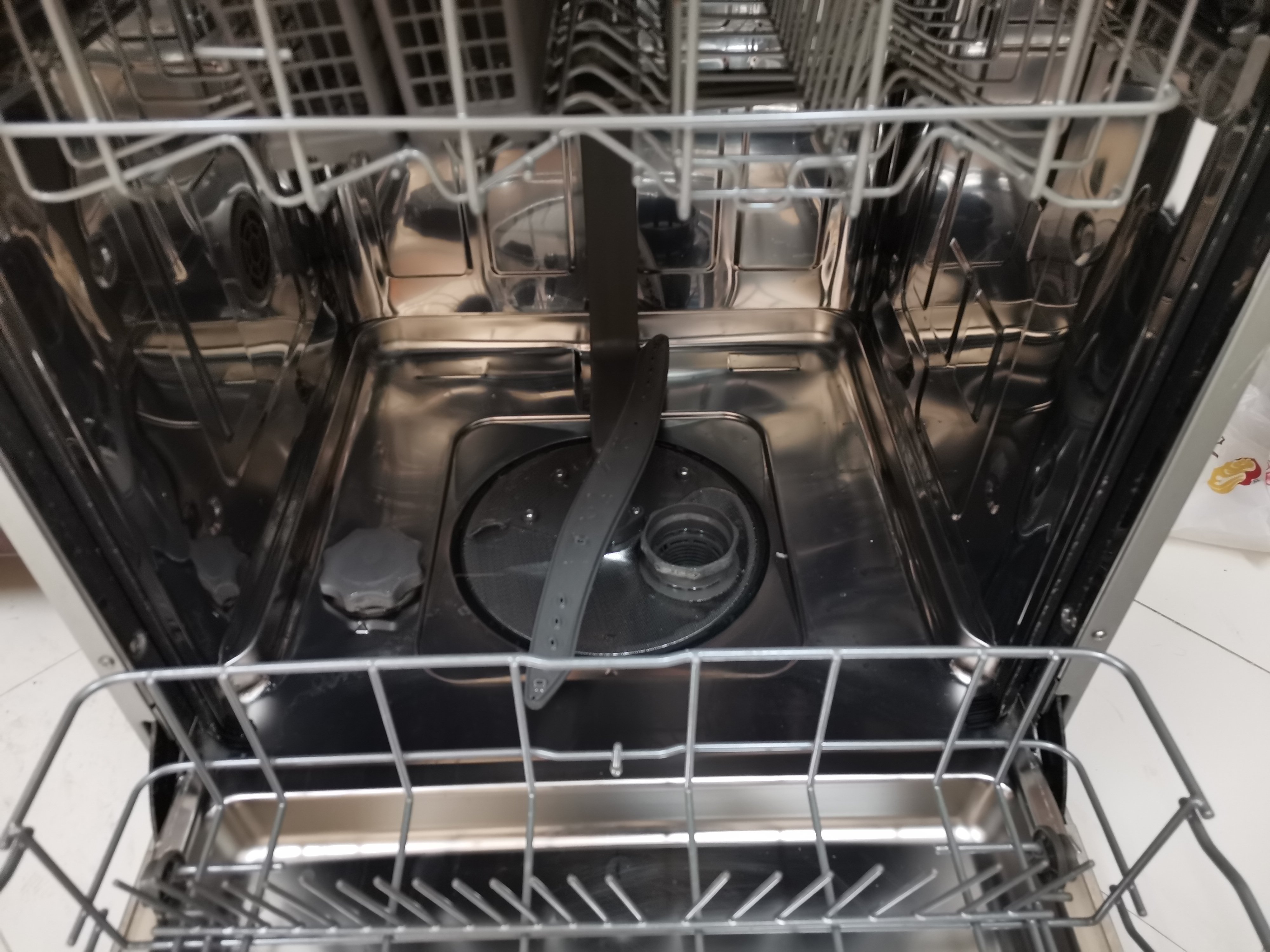 غسالة جلاية صحون / LG Dishwasher D1452WF  - Image 4