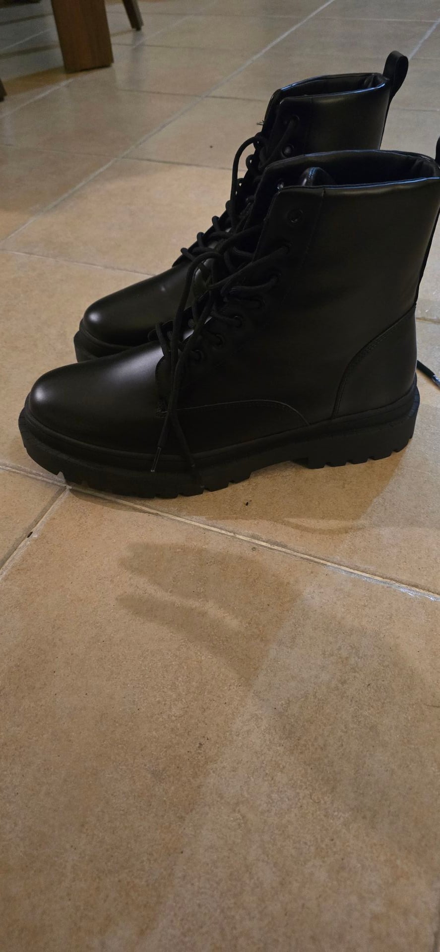 Boots - Image 1