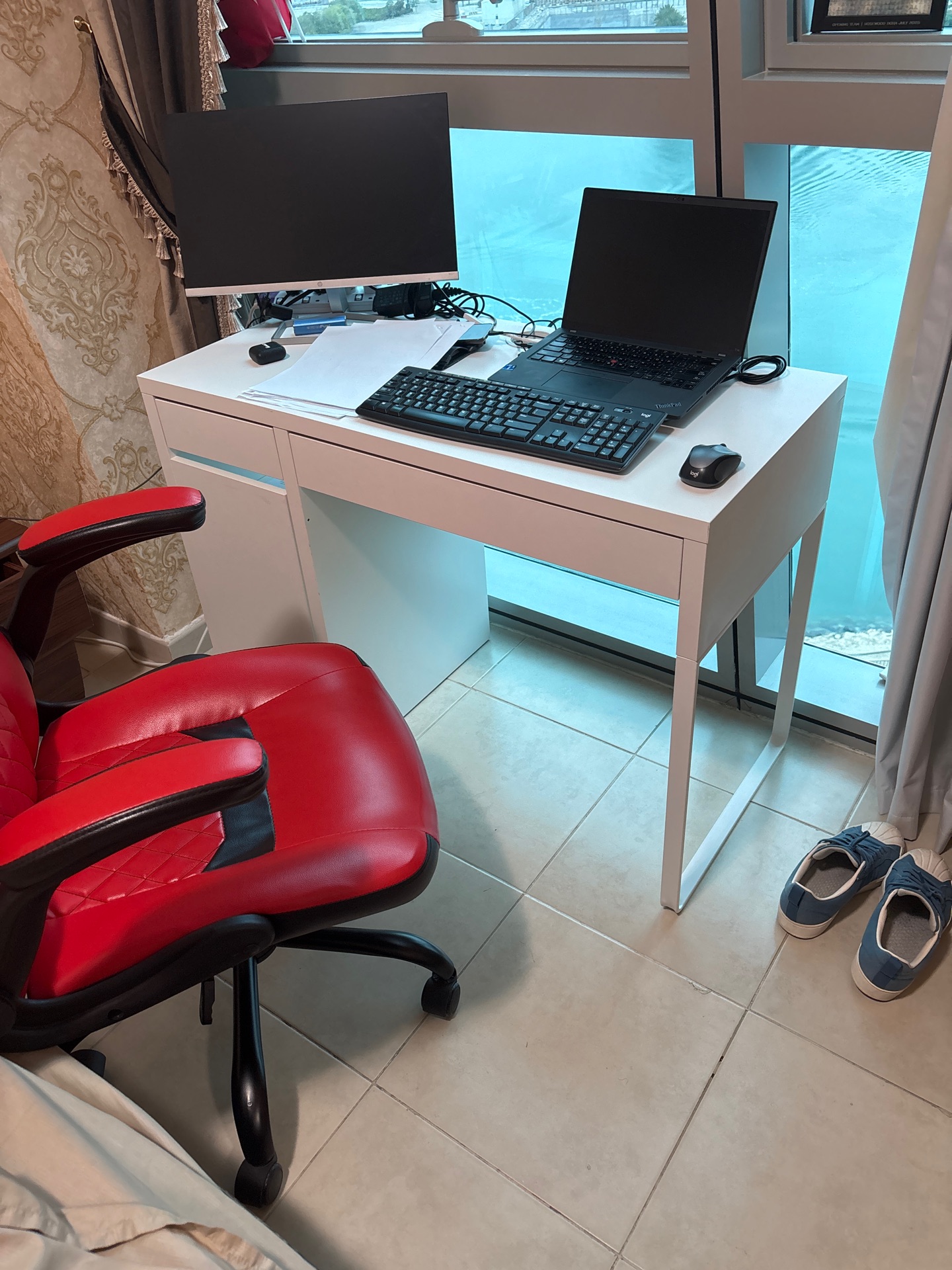 Desk and chair - Image 3