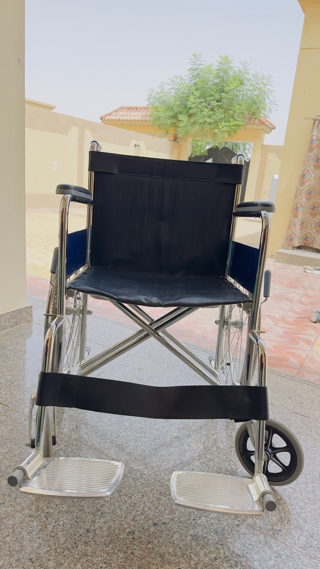 Wheel chair like new, used like once - Image 4