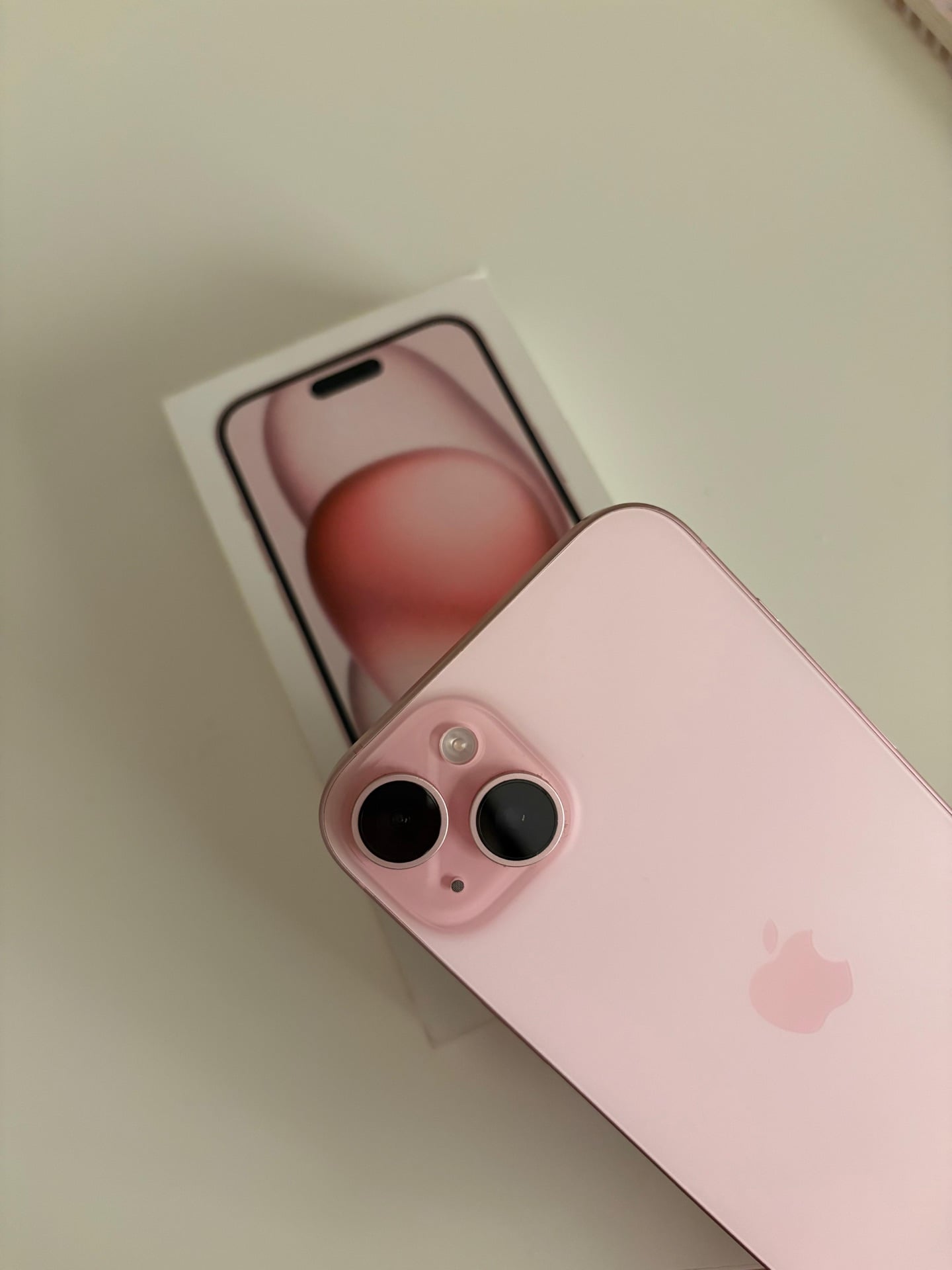 Iphone 15 plus 128GB pink (like new) - Image 2