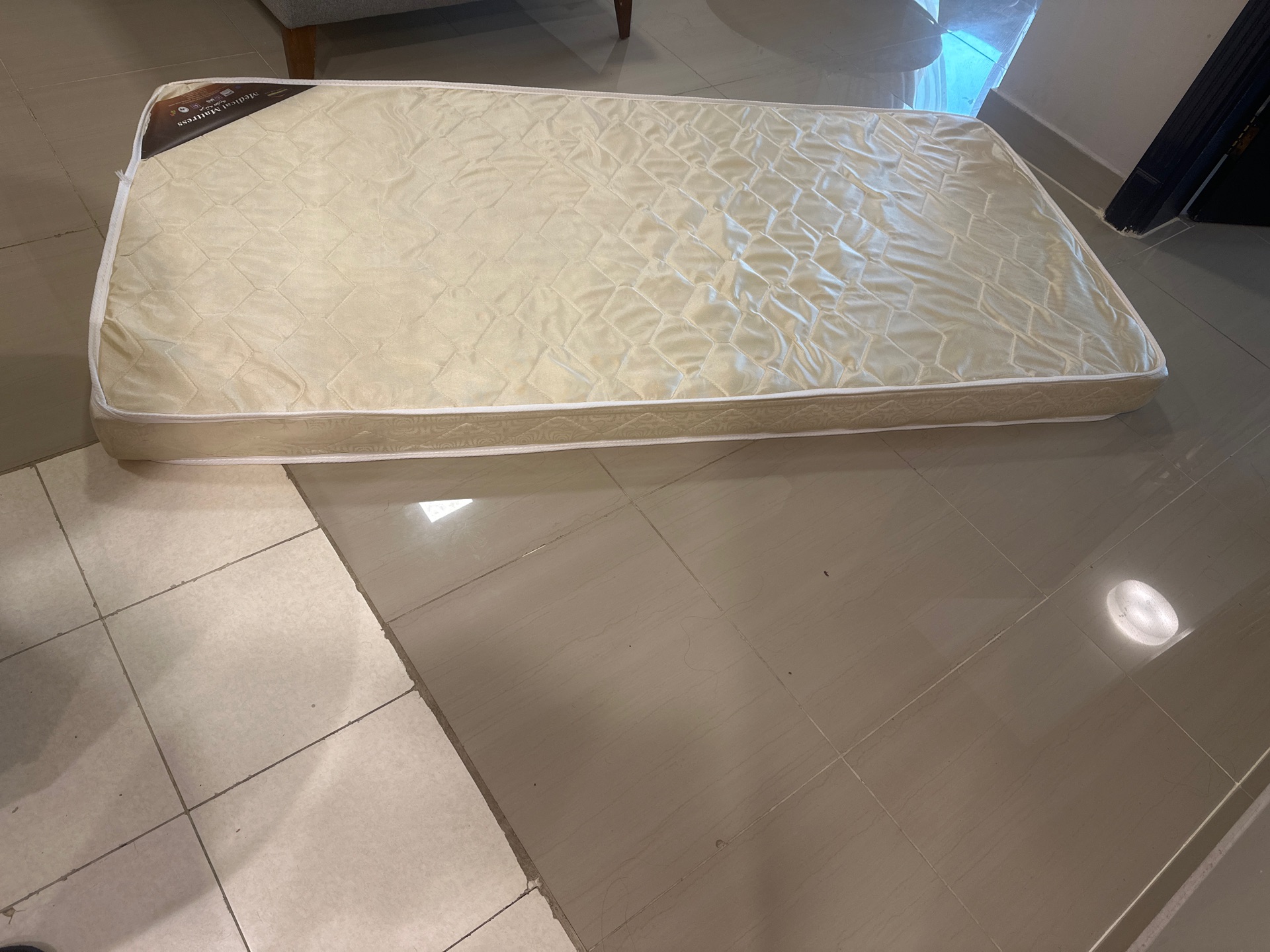 Almost new Mattress  - Image 3