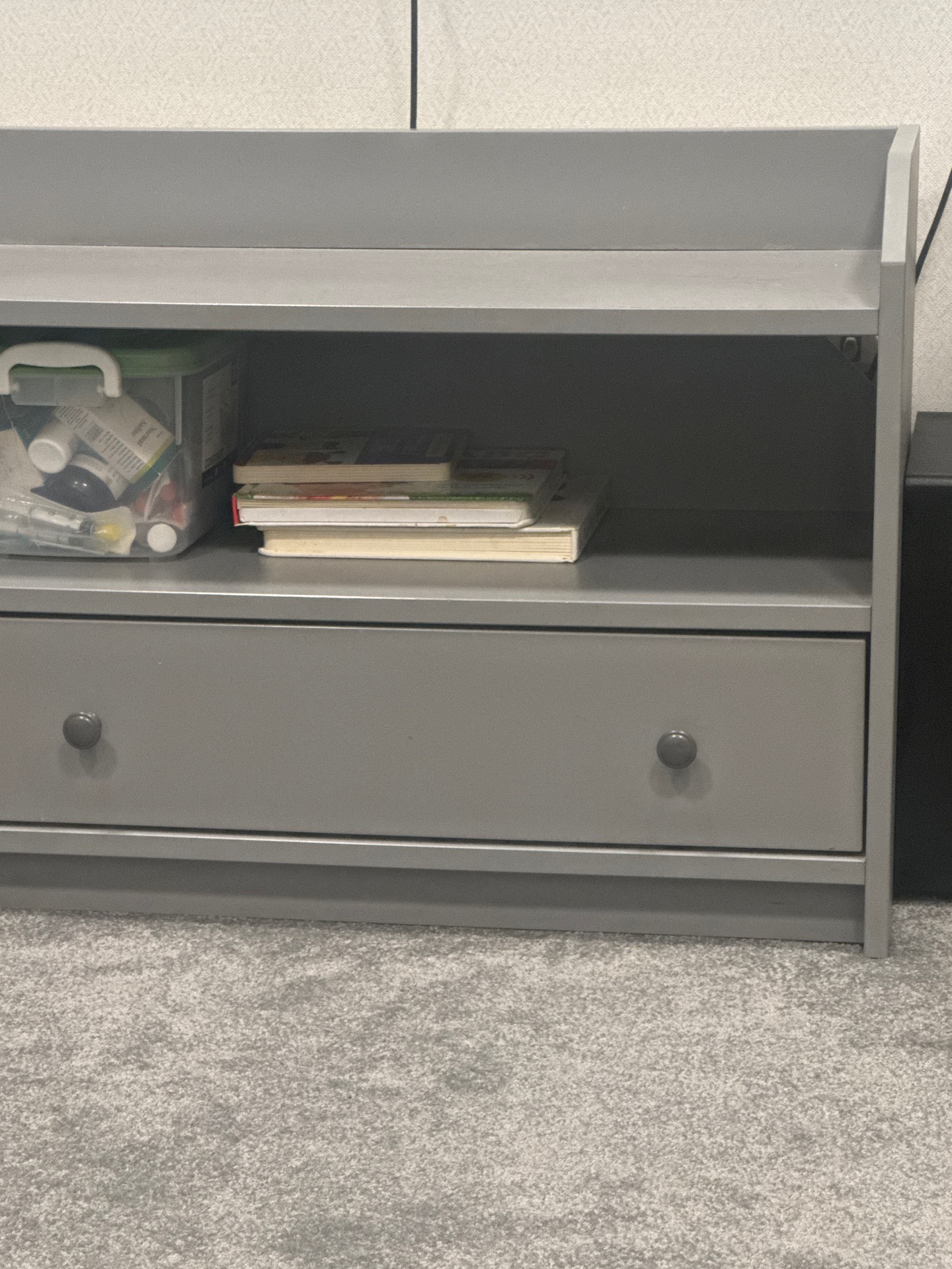 TV stand- Ikea - Image 3