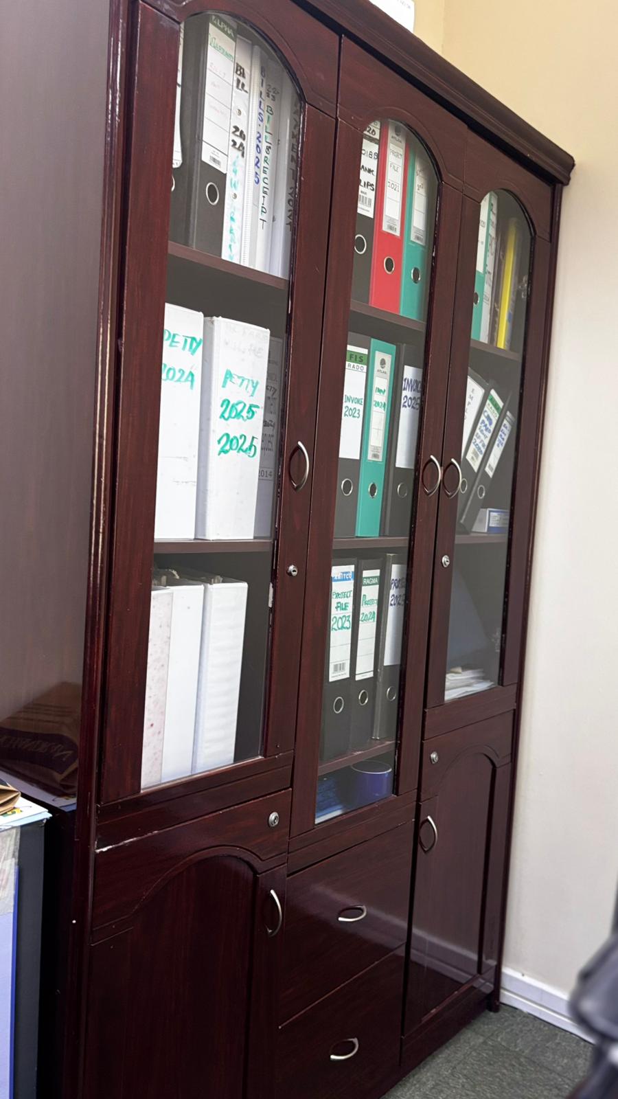 BIG WOODEN DISPLAY UNIT - Image 2