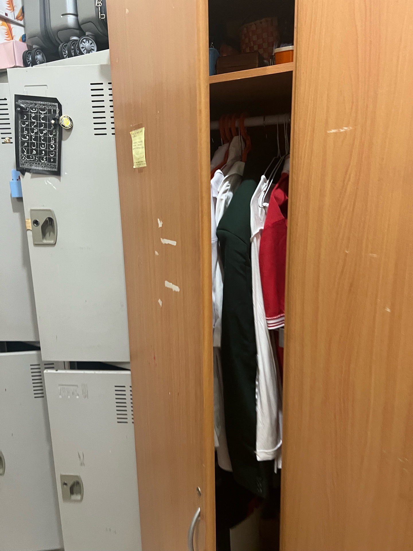 Cupboards with 4 shelves - Image 4