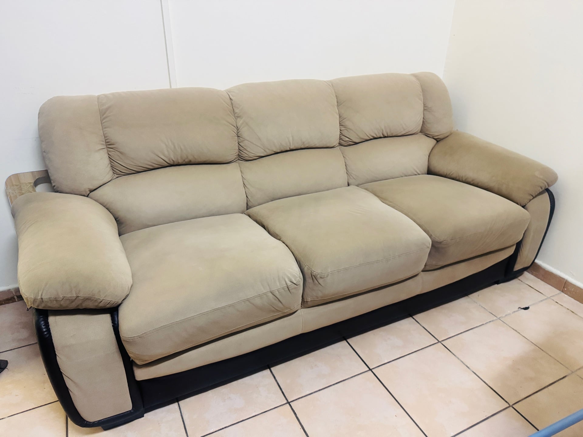 Neatly used 3 seater sofa - Image 1