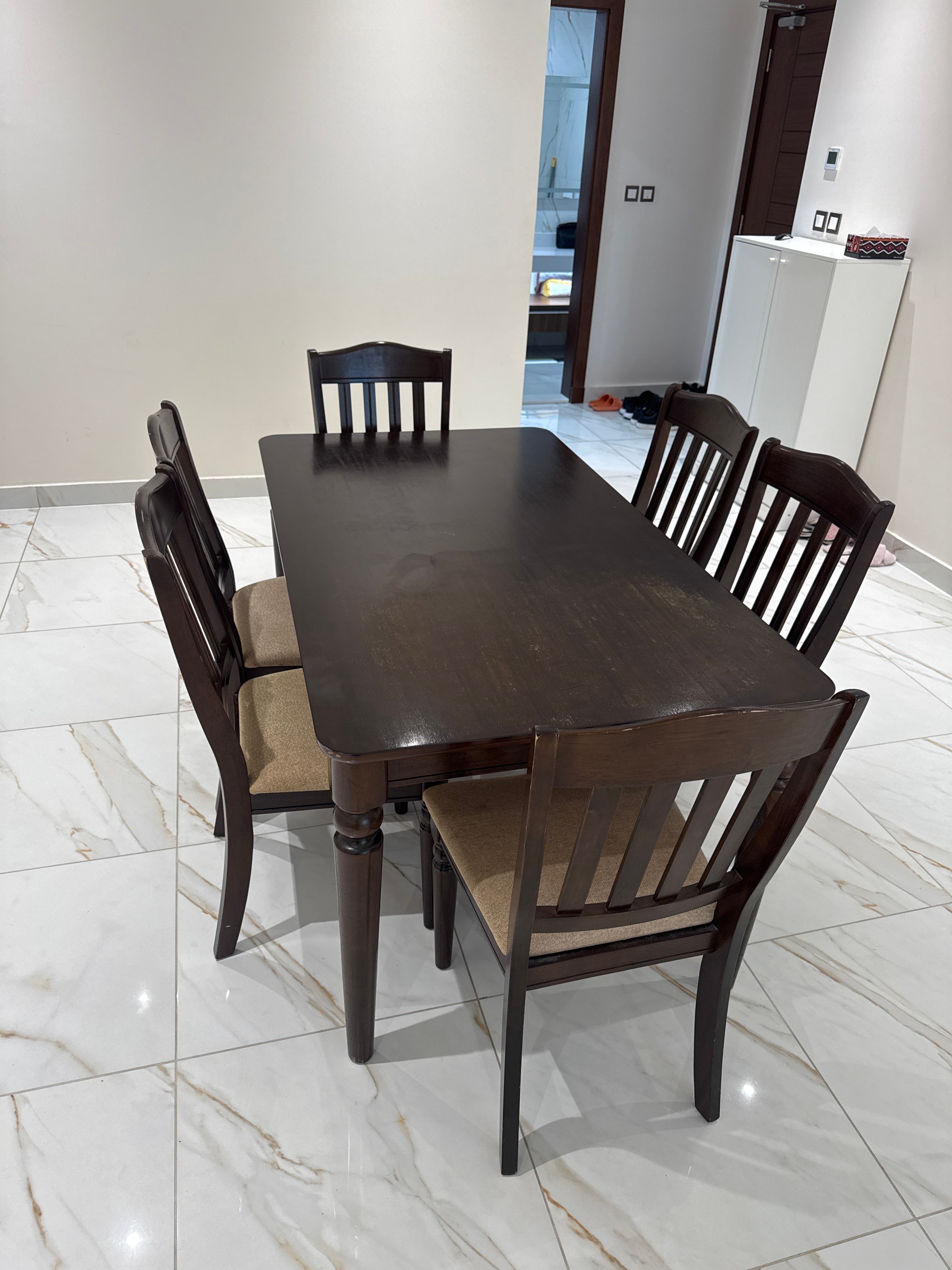 Dinning table with 6 seats for sale - Image 3