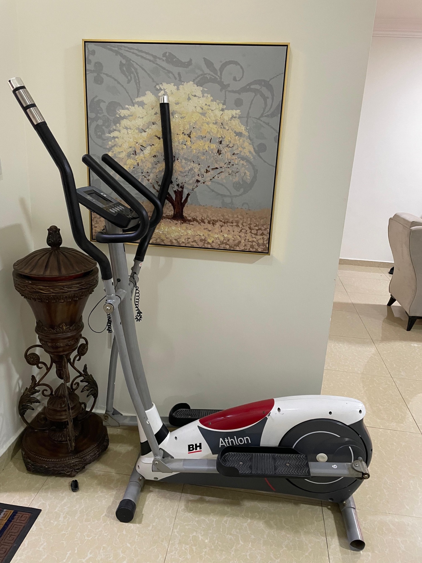 Cross trainer BH free delivery. توصيل مجاني - Image 3