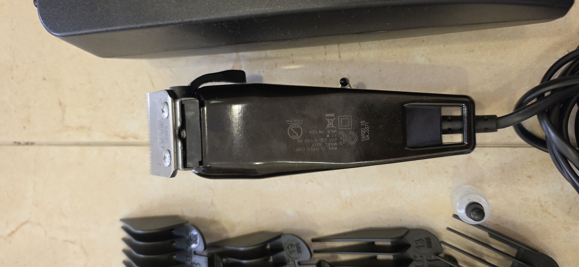 Full Set Wahl 300 Series Wired Hair Clipper - Image 3
