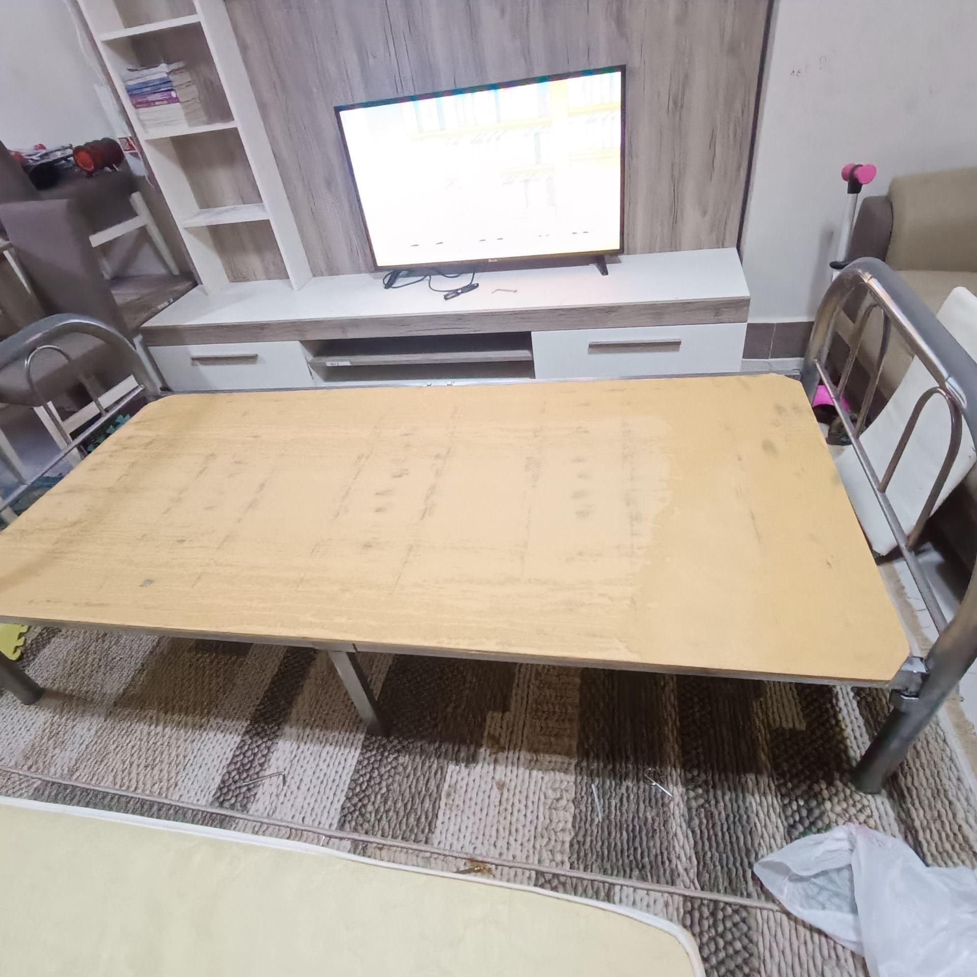 Metal cot with wooden sheet, and single mattress - Image 3