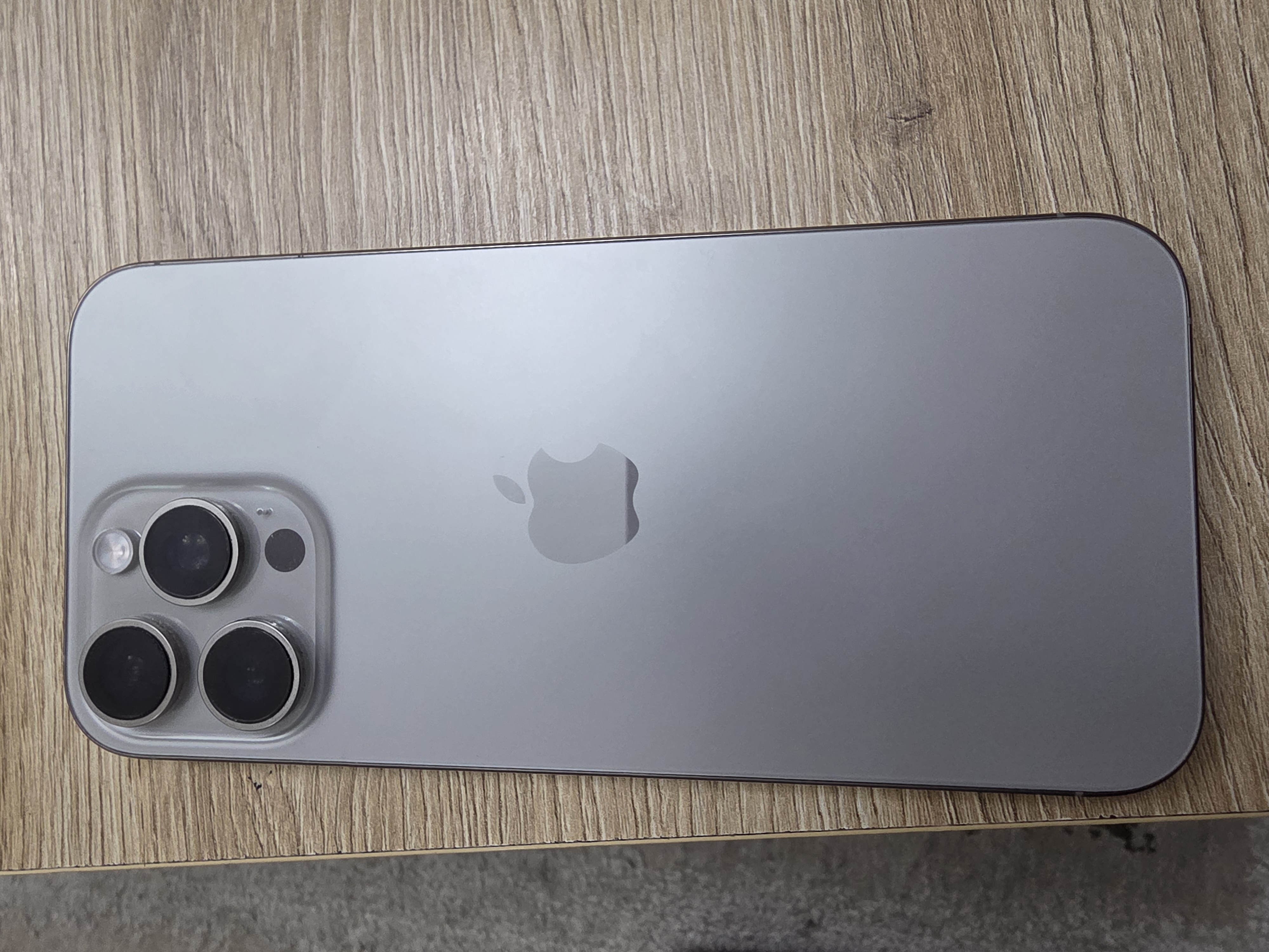 Iphone 16 pro max  - Image 3