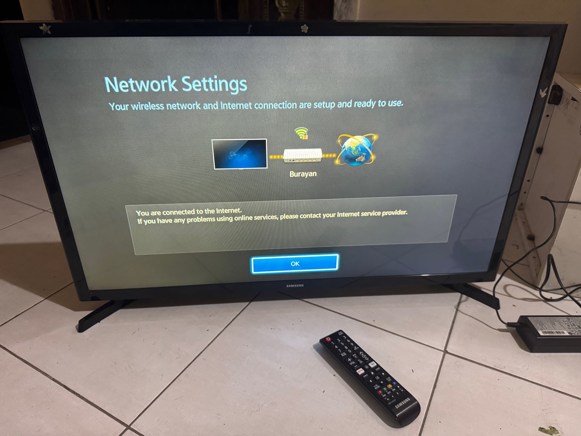 Samsung tv 32 smart excellent condition  - Image 4