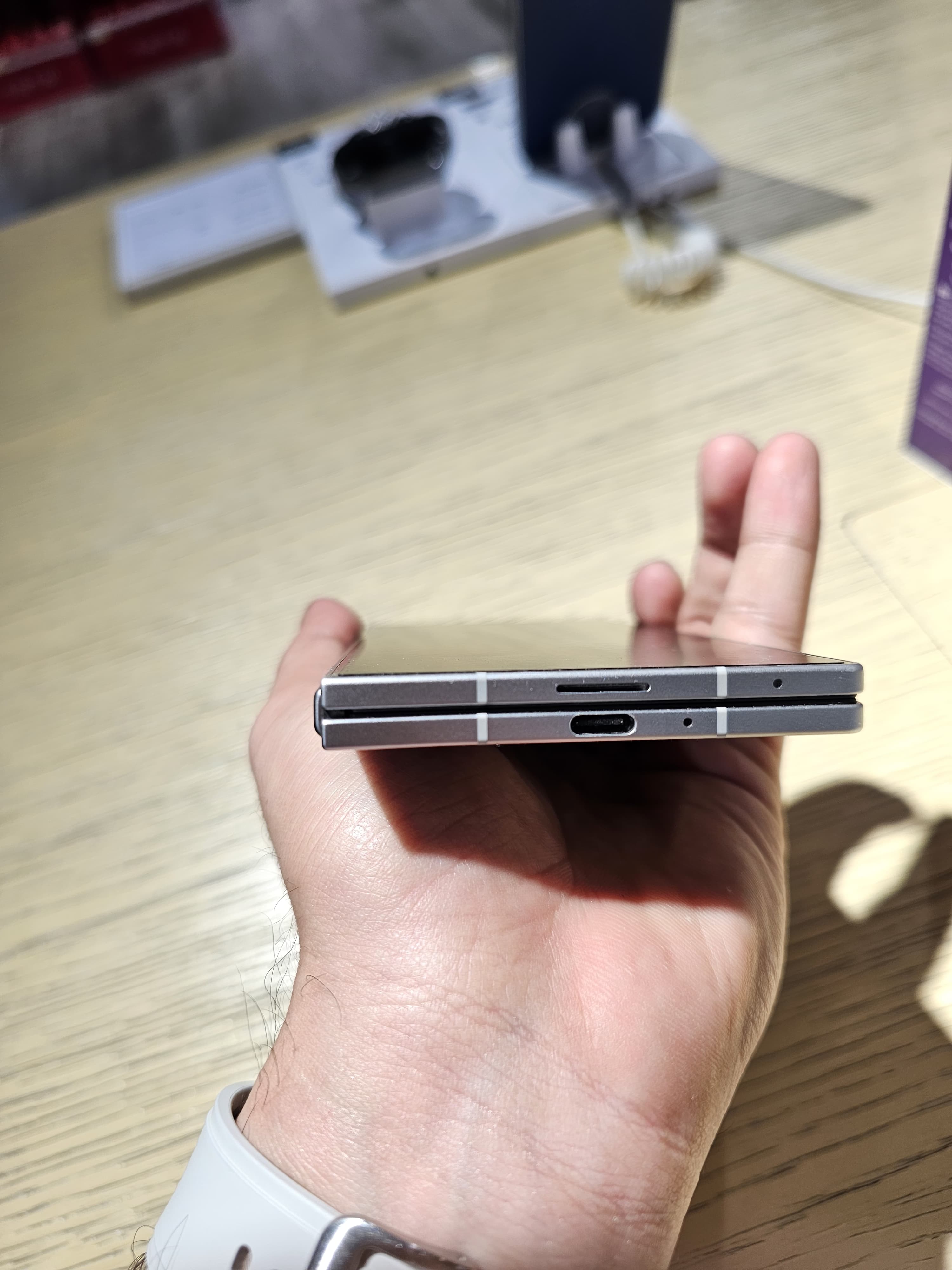 SAMSUNG Galaxy Z Flod 7 - Image 7