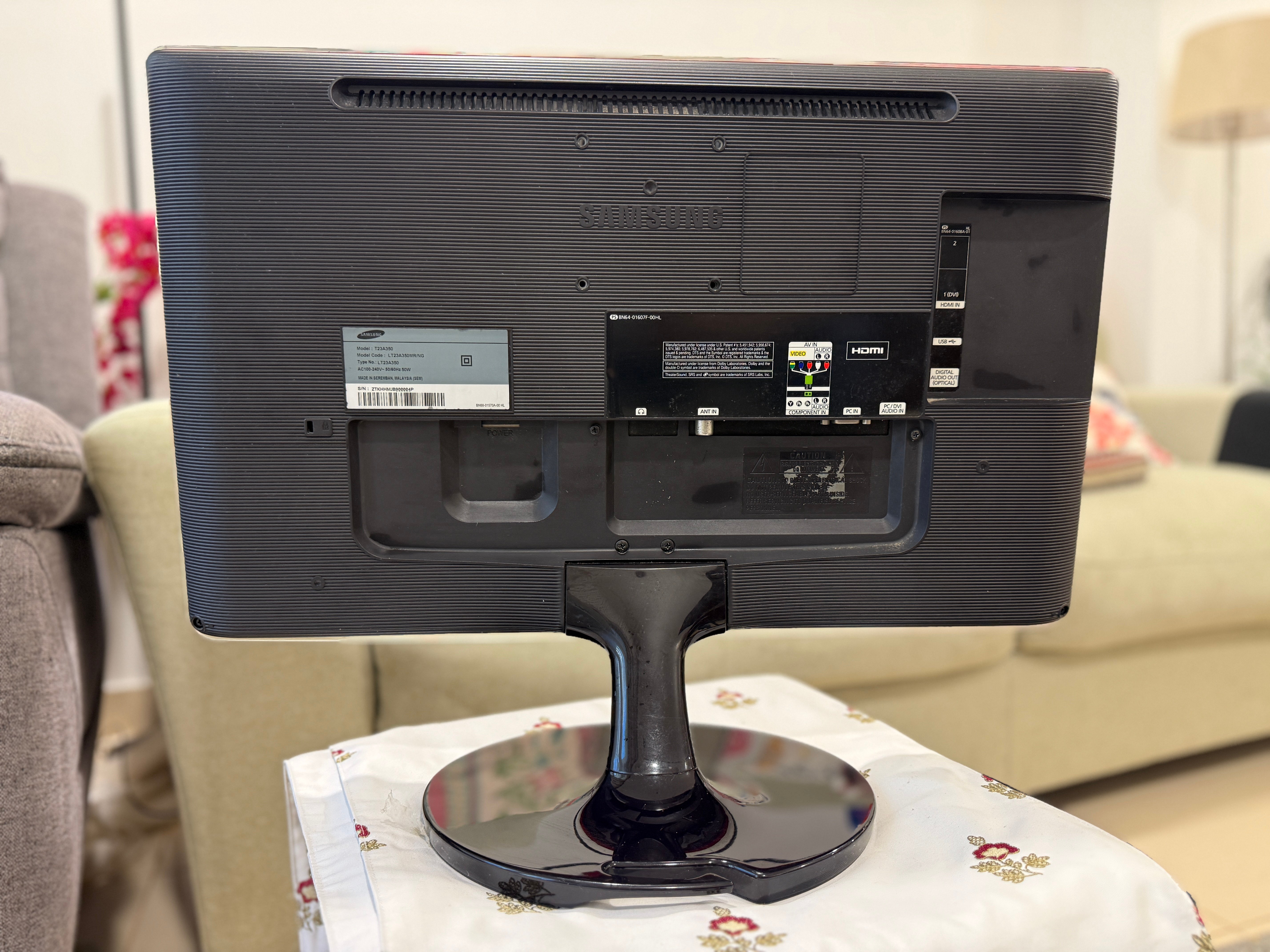 Samsung 23” Full HD Monitor / TV | HDMI | Great for PC, CCTV or Gaming - Image 3