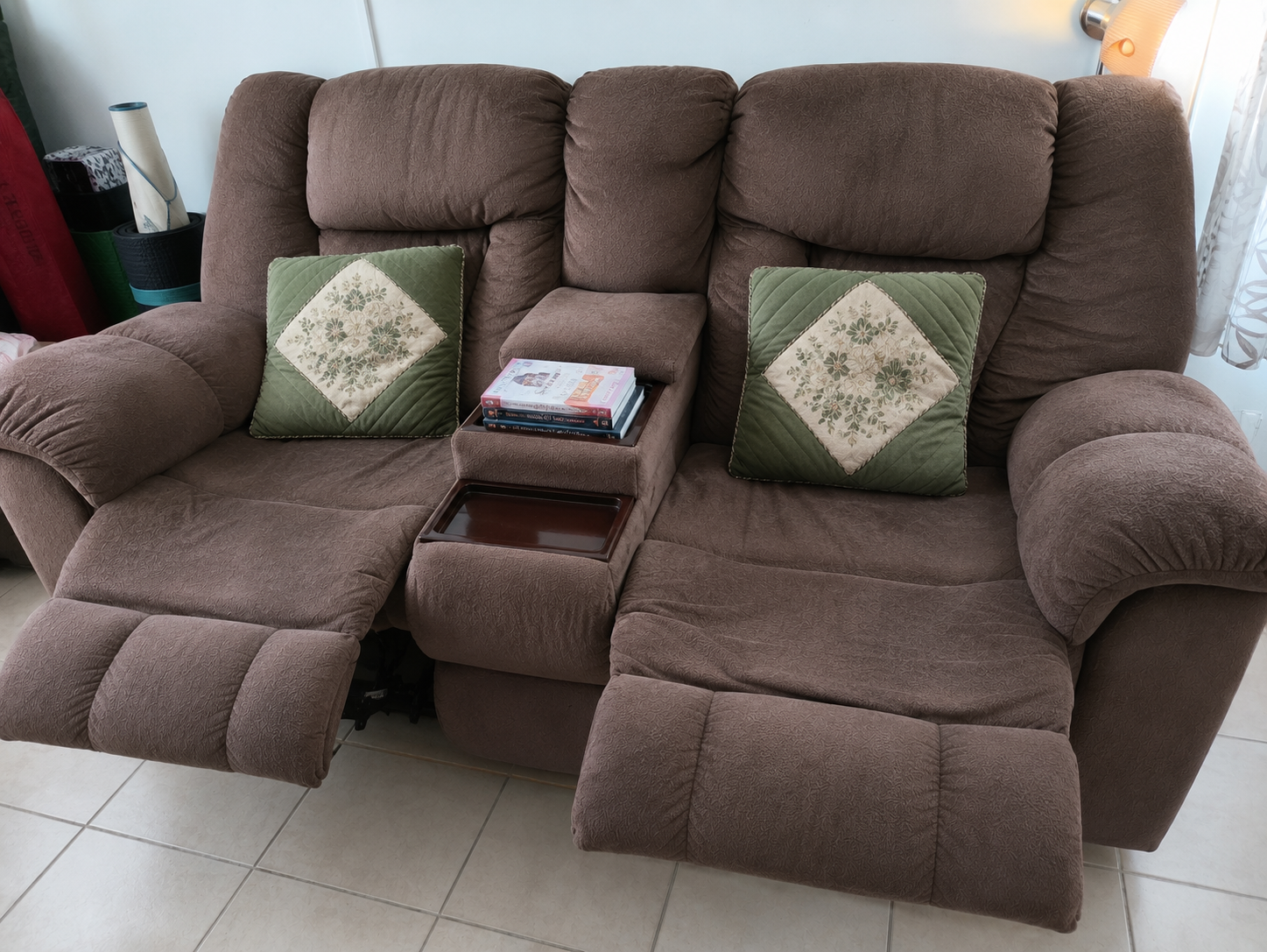 كنبة Recliner بحالة ممتازة - Image 2